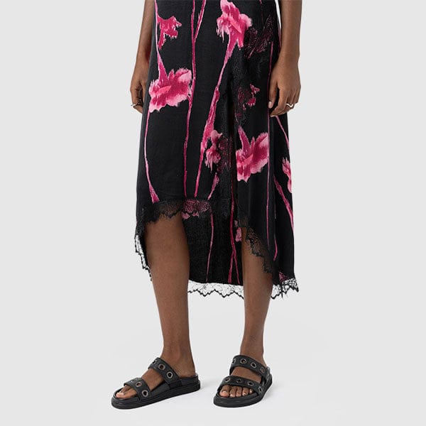 Asymmetric Hem