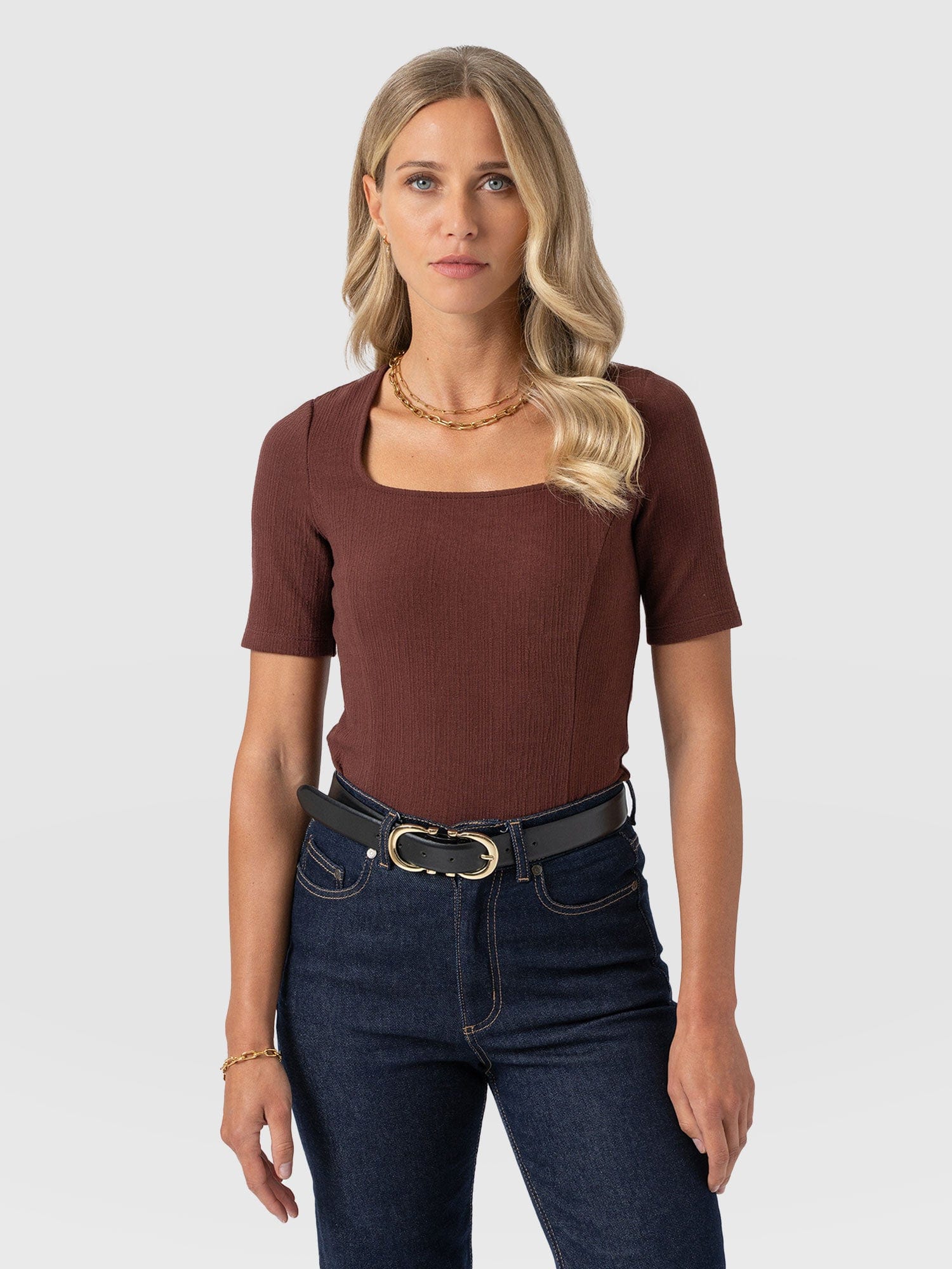 Akia Short Sleeve Tee - Maroon Textured - Women's T-shirts | Saint + Sofia® UK