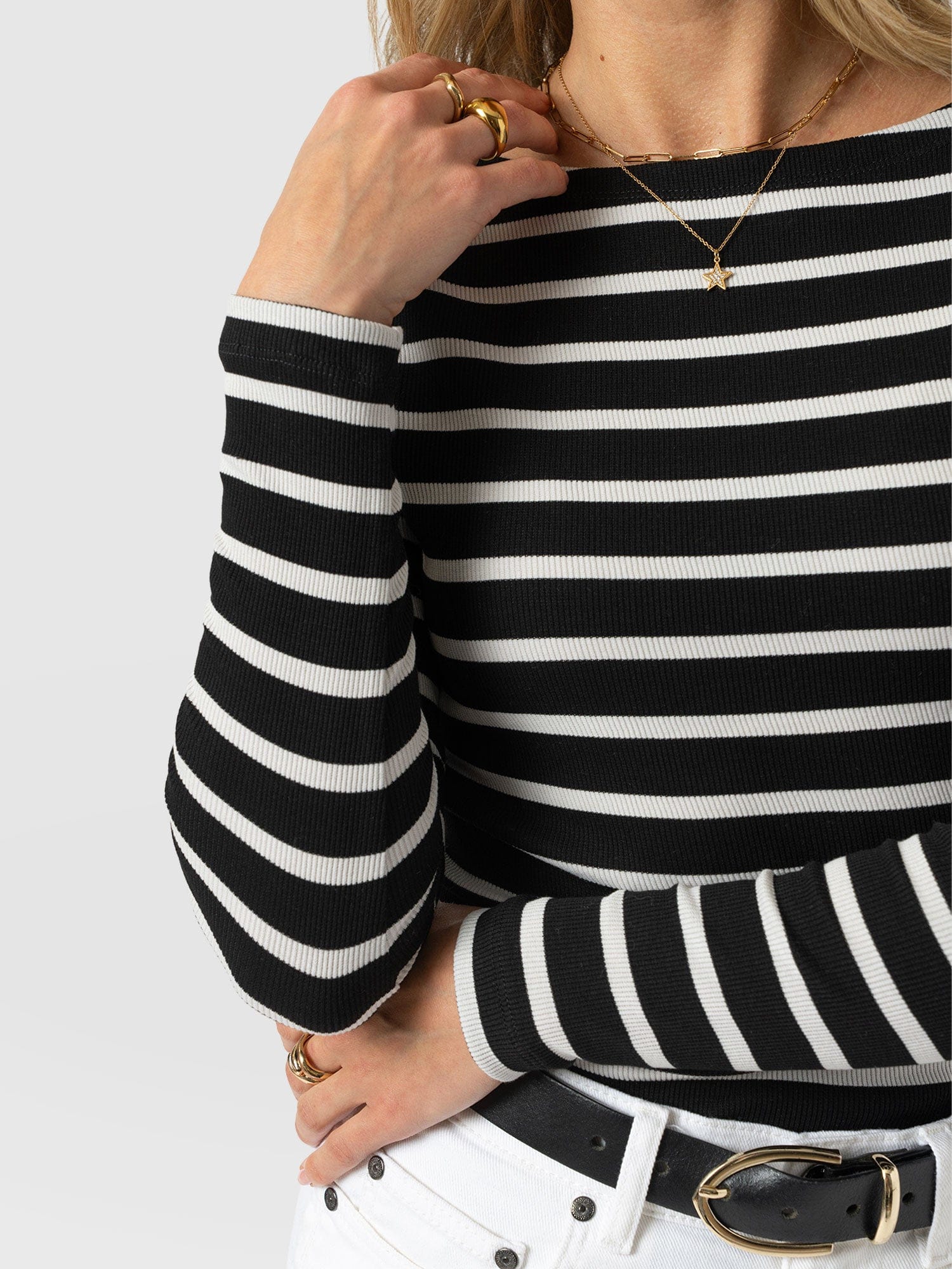 Austen Boat Neck Long Sleeve Tee - Black & White Stripe - Women's T-shirts | Saint + Sofia® UK