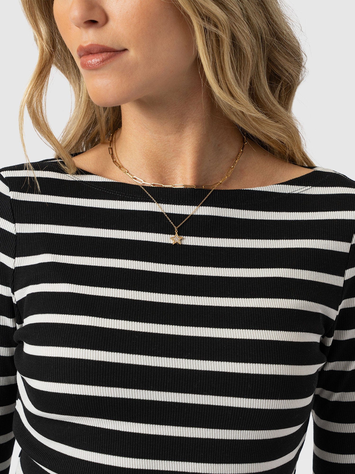 Austen Boat Neck Long Sleeve Tee - Black & White Stripe - Women's T-shirts | Saint + Sofia® UK
