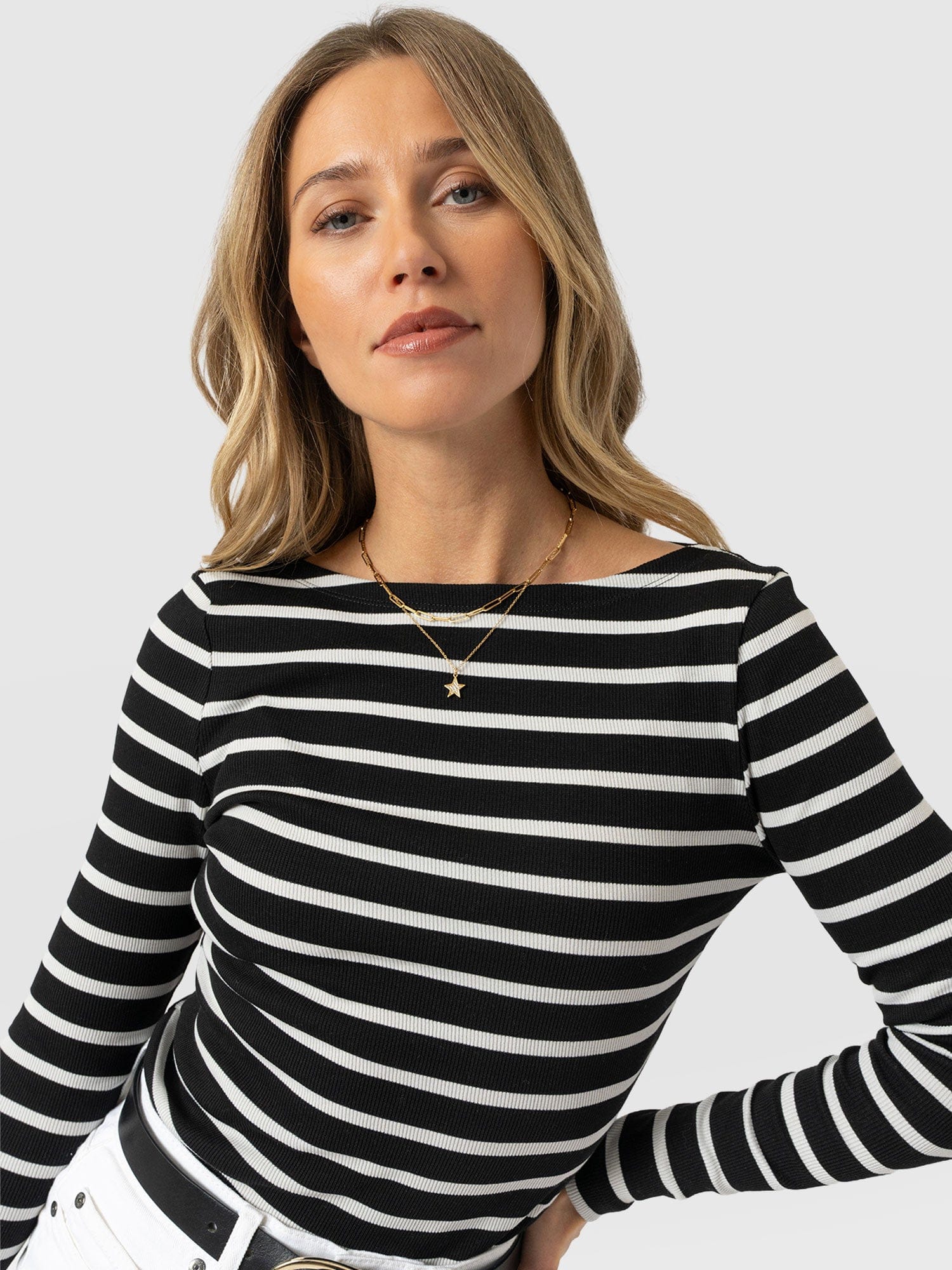 Austen Boat Neck Long Sleeve Tee - Black & White Stripe - Women's T-shirts | Saint + Sofia® UK