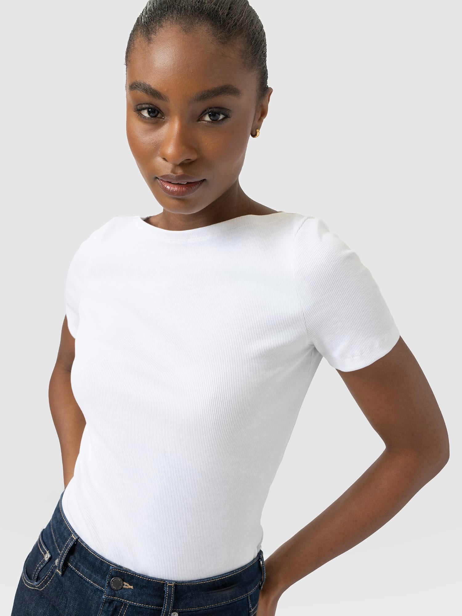 Austen Boat Neck Short Sleeve Tee - White - Women's T-shirts | Saint and Sofia® UK