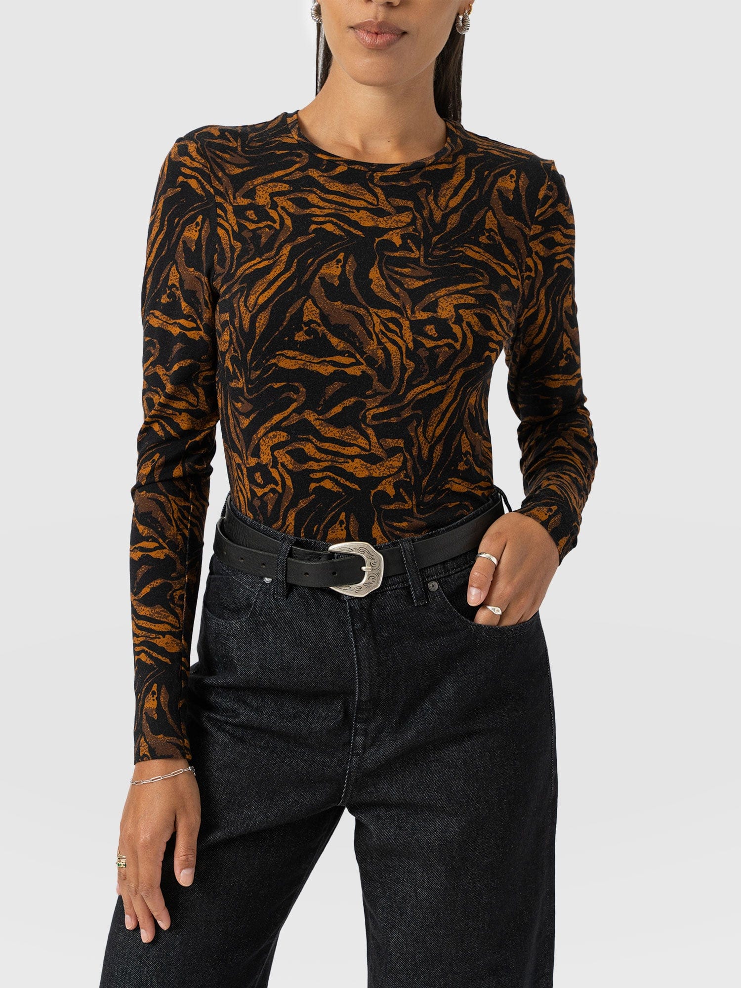 Austen Crew Neck Long Sleeve Tee - Brown Zebra - Women's T-shirts | Saint + Sofia® UK