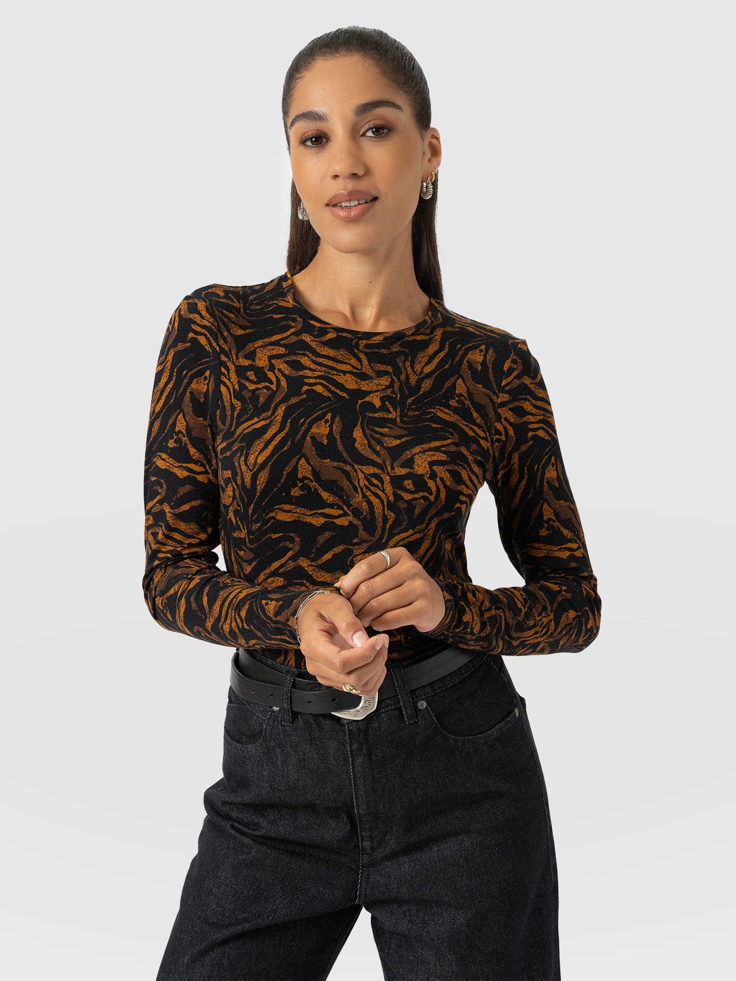 Austen Crew Neck Long Sleeve Tee - Brown Zebra - Women's T-shirts | Saint + Sofia® UK