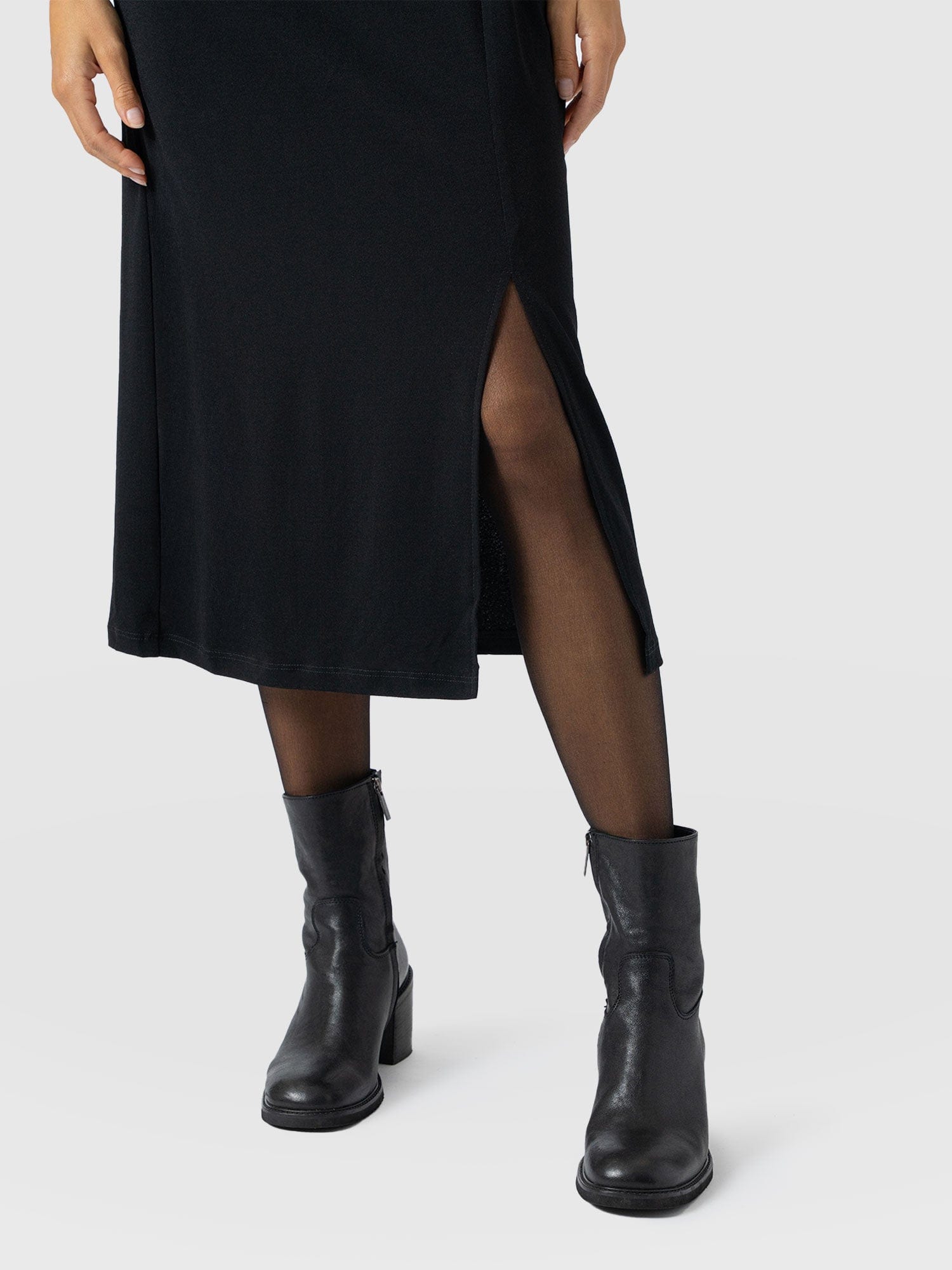 Bailey Knot Dress Black - Women's Dresses | Saint + Sofia® UK