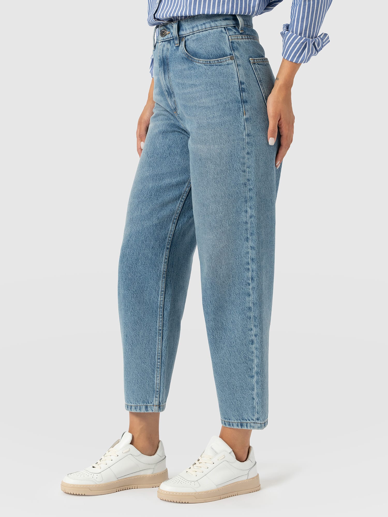 Barrel Leg Jean - Light Blue - Women's Denims | Saint and Sofia® UK