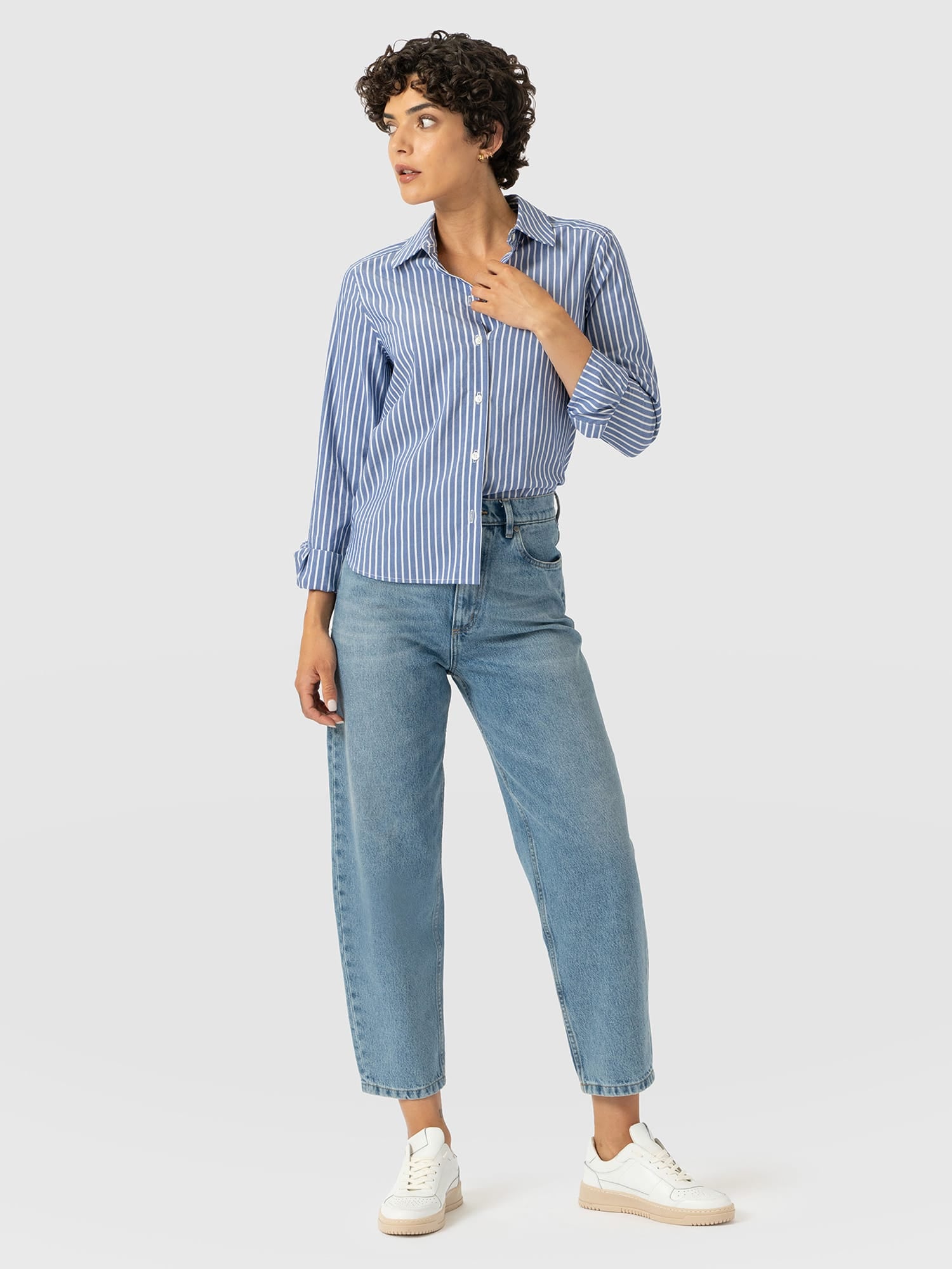 Barrel Leg Jean - Light Blue - Women's Denims | Saint and Sofia® UK