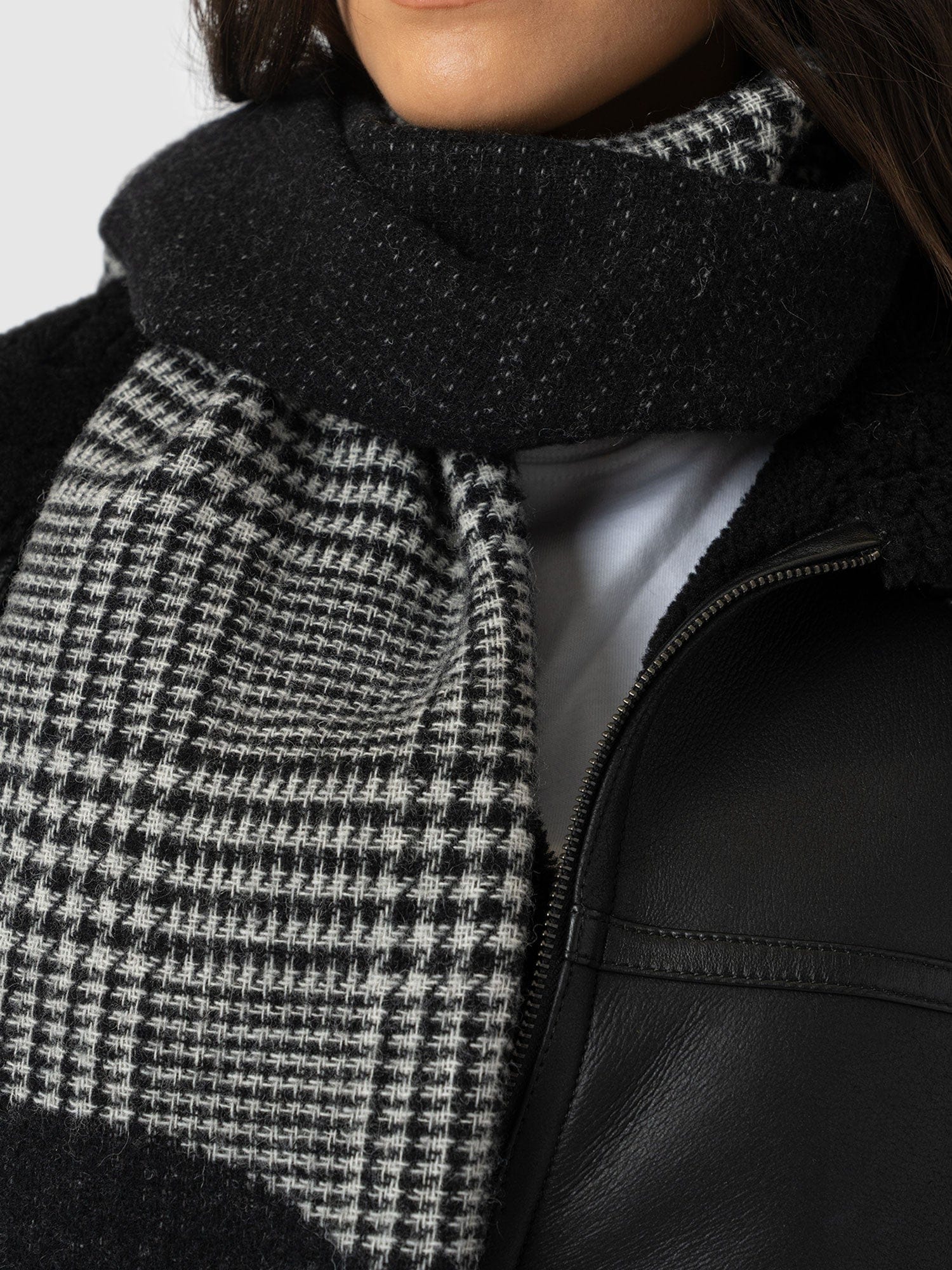 Blake Skull Scarf Black - Women's Scarves | Saint + Sofia® UK