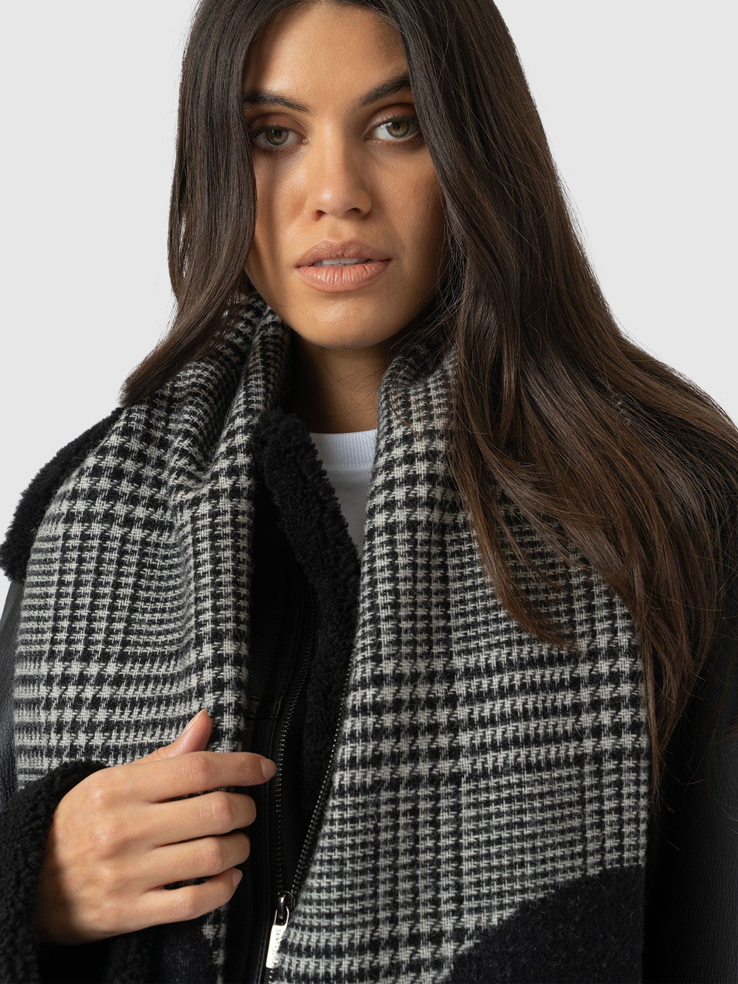 Blake Skull Scarf Black - Women's Scarves | Saint + Sofia® UK