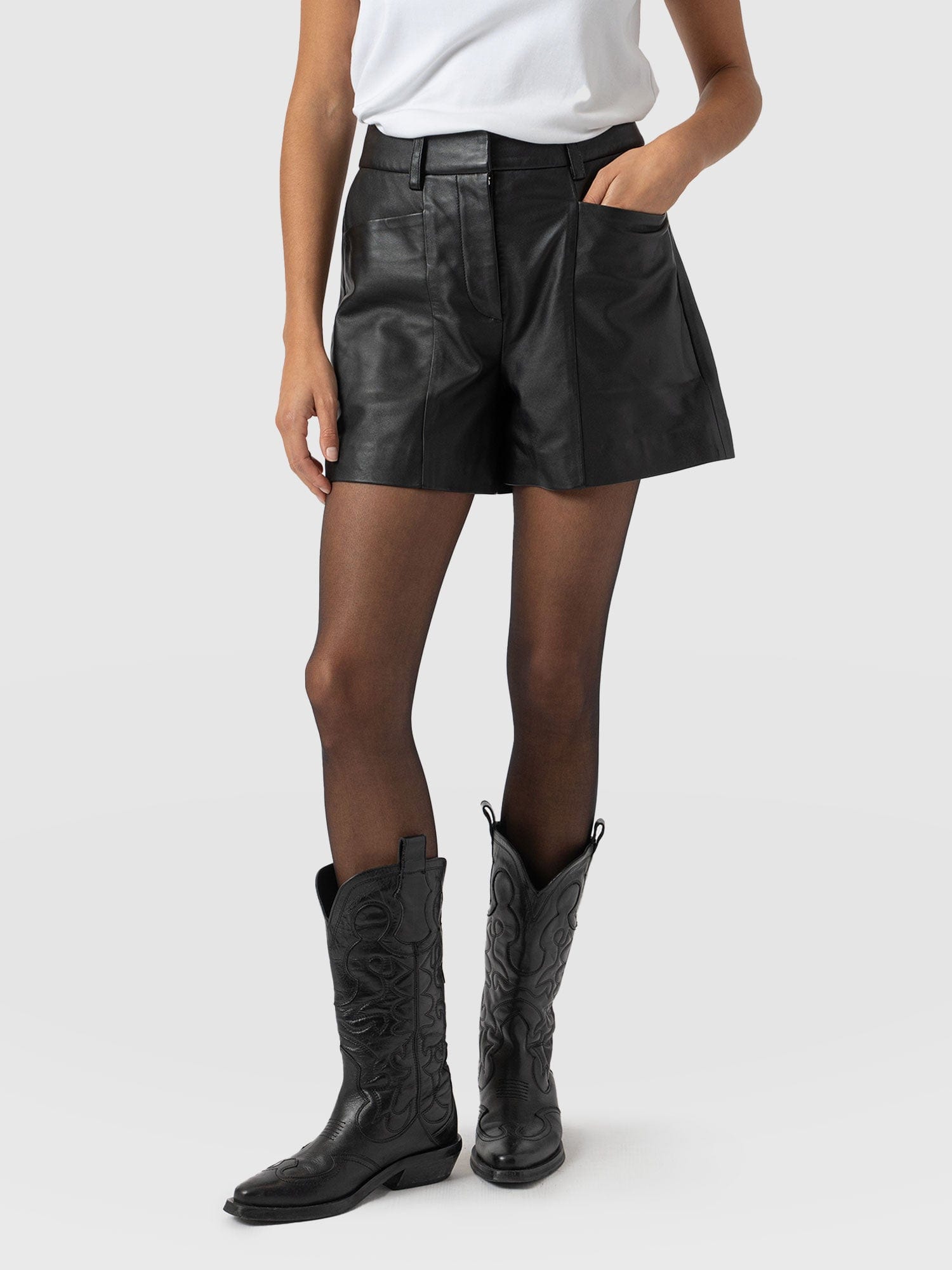 Bonham Leather Short Black - Women's Shorts | Saint + Sofia® UK