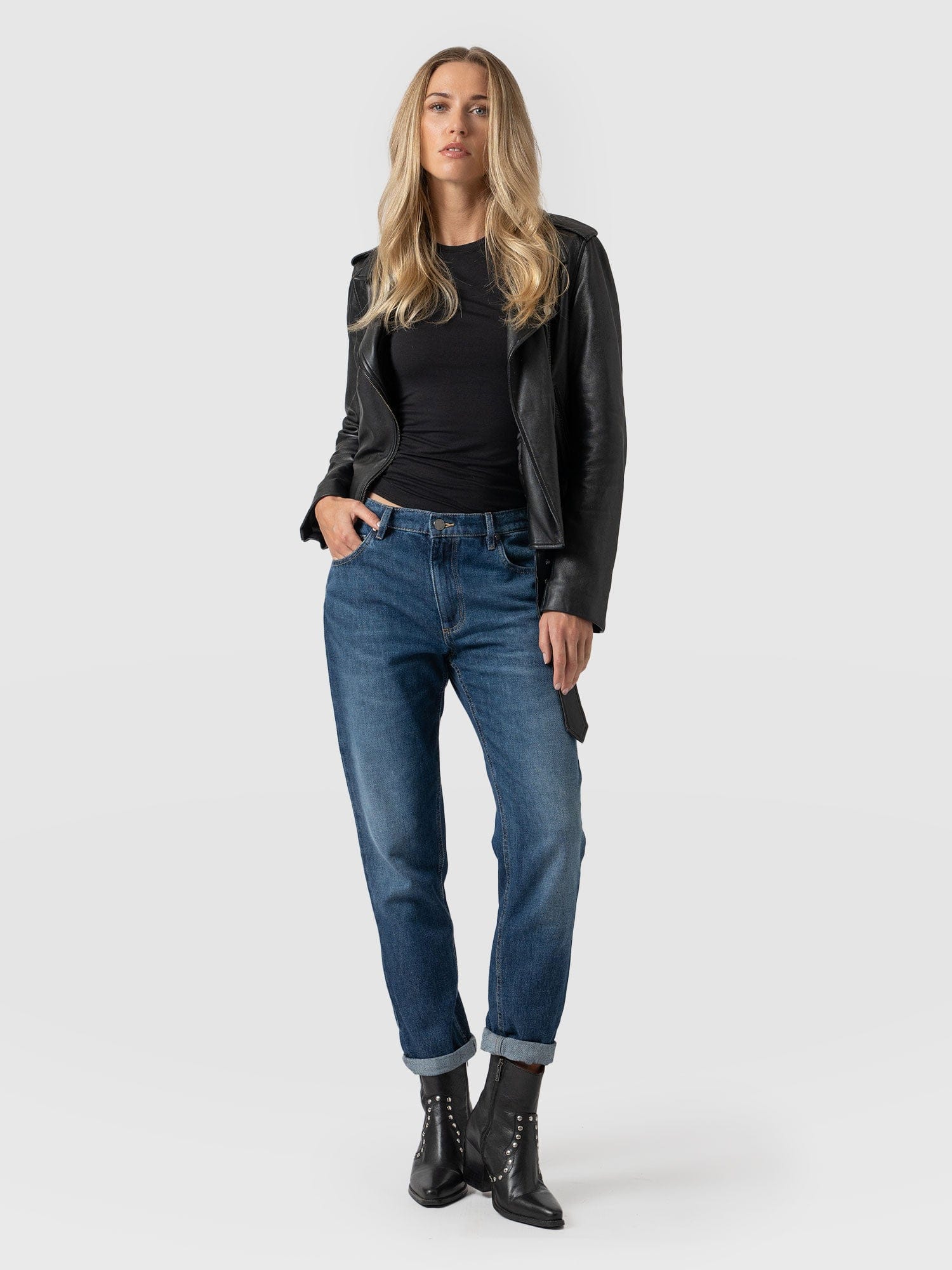 Boyfriend Jeans Mid Blue - Women's Jeans | Saint + Sofia® UK