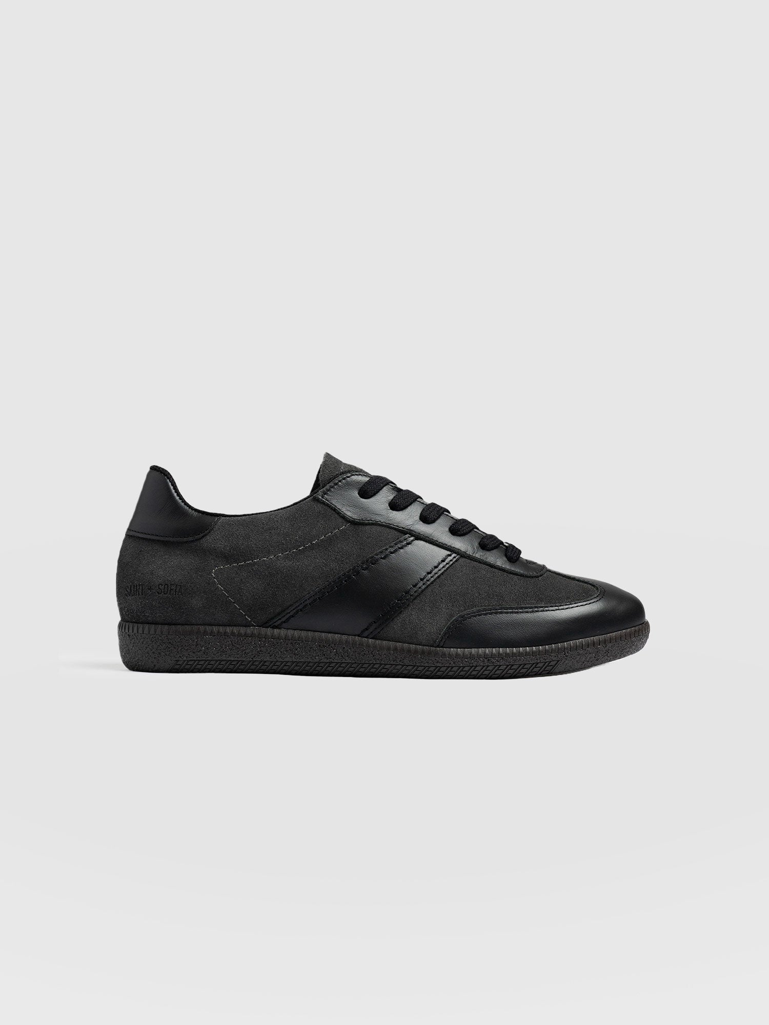 Female black trainers online