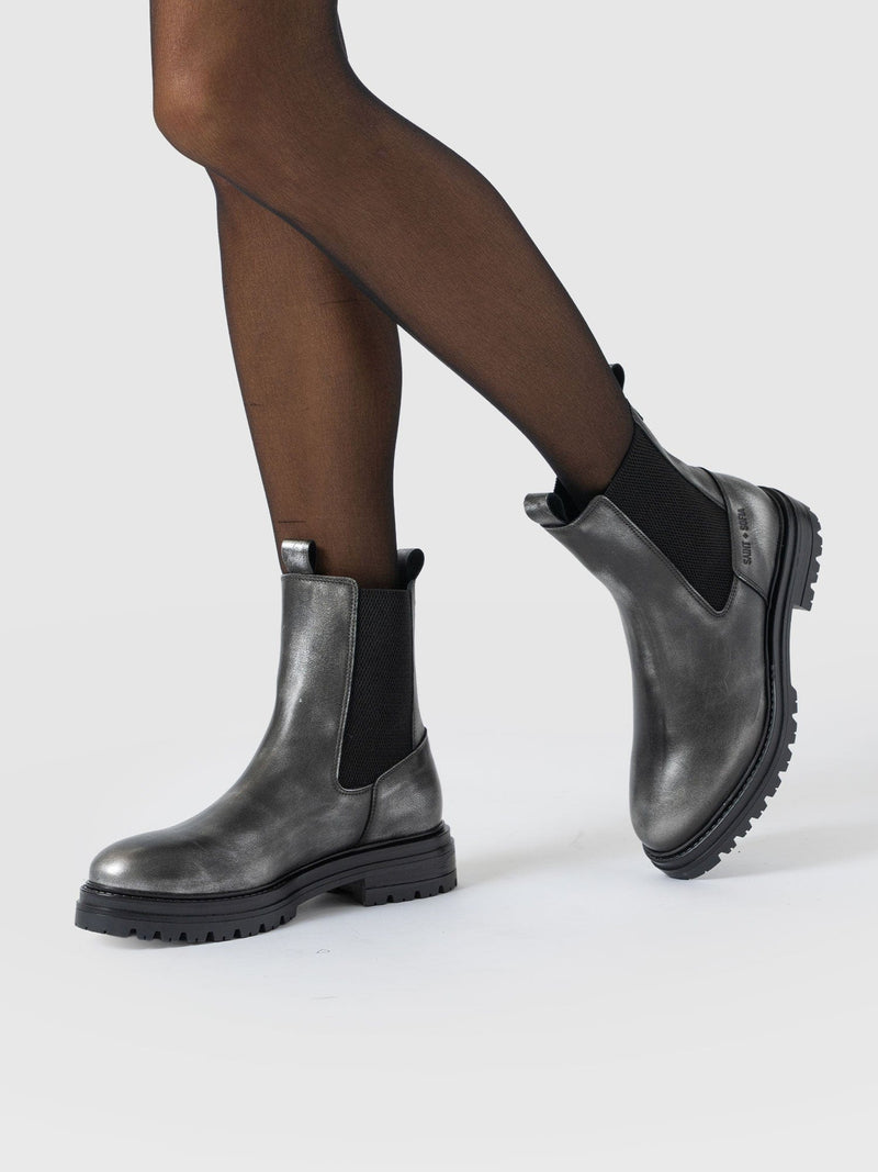 Carnaby Chelsea Boot - Gunmetal - Women's Shoes | Saint + Sofia® UK