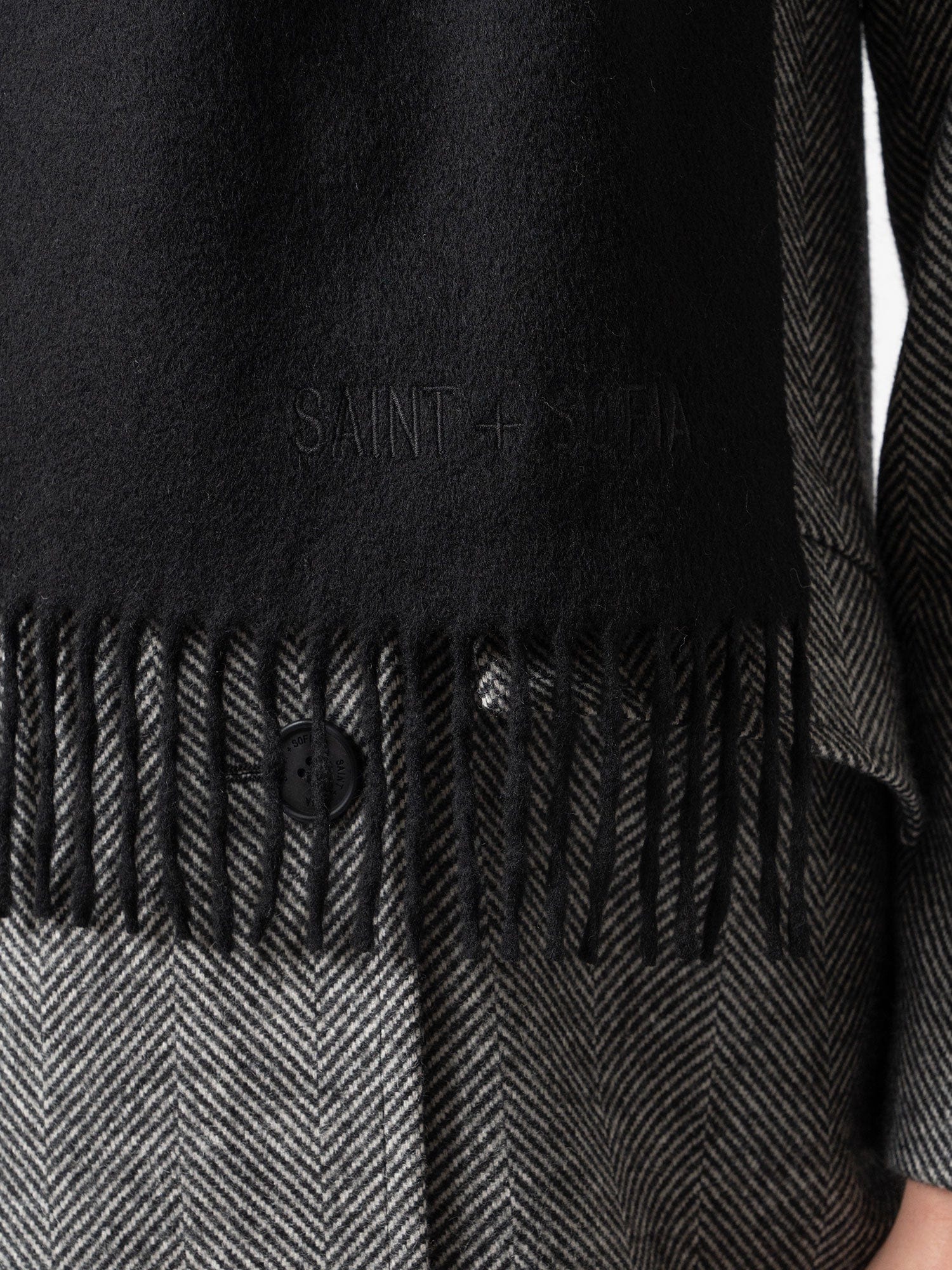 Cashmere Scarf Black - Women's Scarves | Saint + Sofia® UK