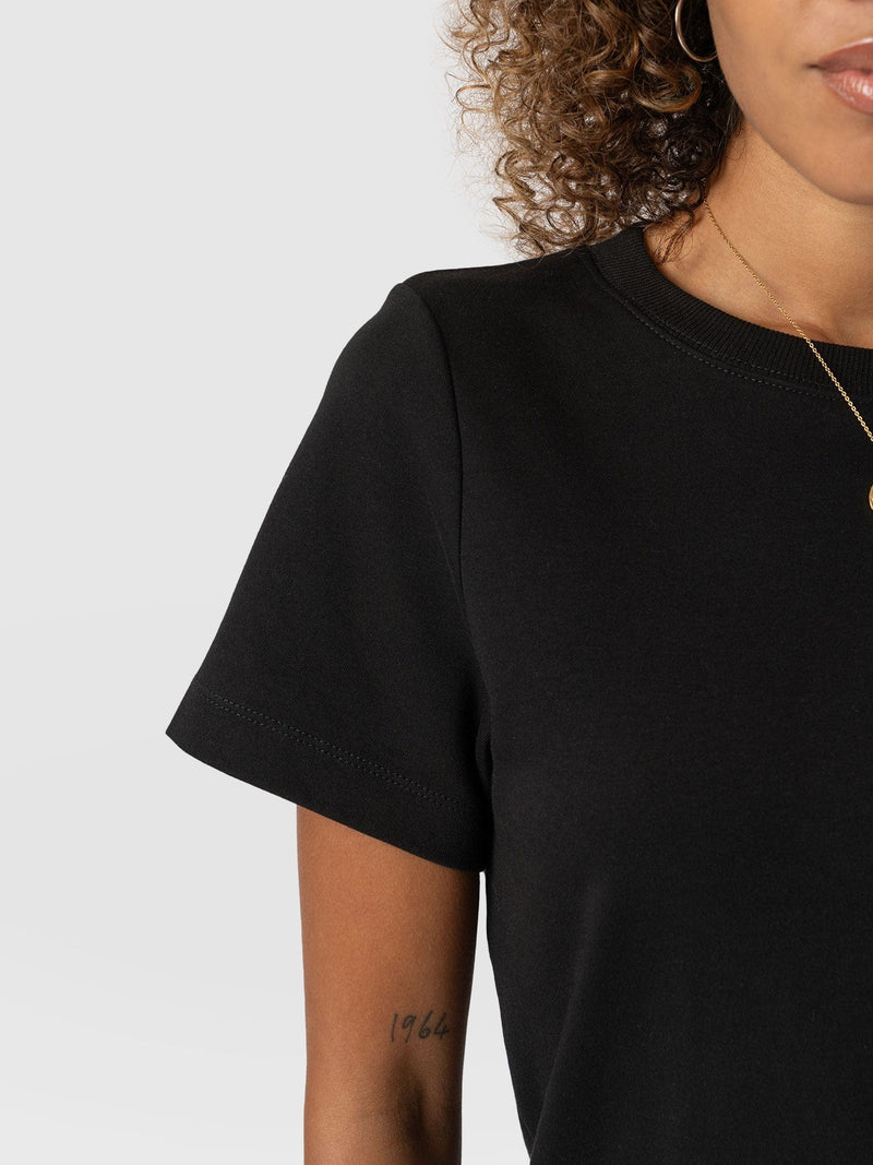 Chelsea Crew Neck Tee Black - Women's T-Shirts | Saint + Sofia® UK