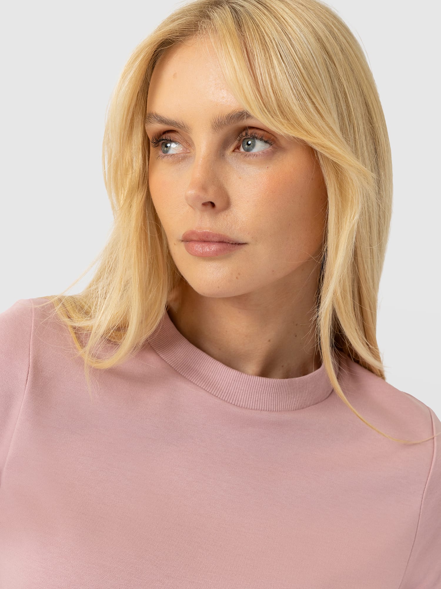 Chelsea Crew Neck Tee - Dusty Pink - Women's T-shirts | Saint and Sofia® UK