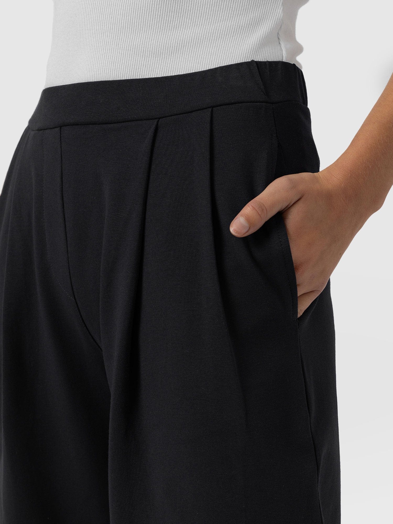 City Culotte Black - Women's Culottes | Saint + Sofia® UK