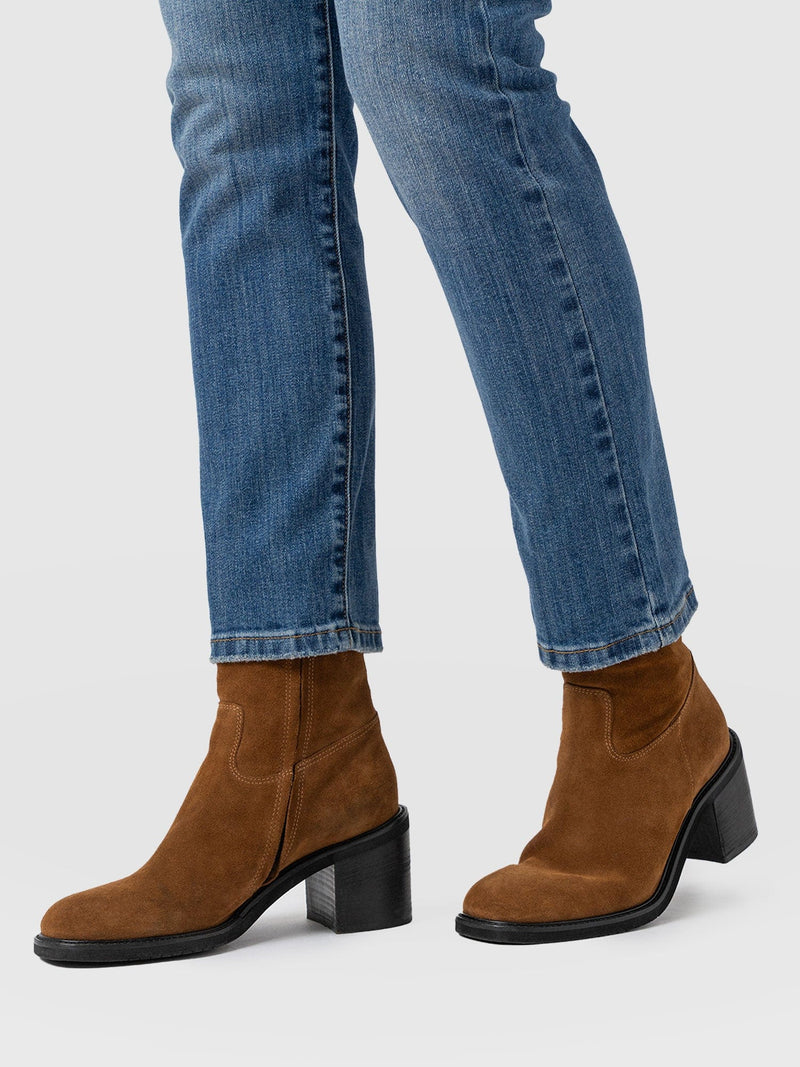 Dakota Ankle Boot - Camel Suede - Women's Shoes | Saint + Sofia® UK