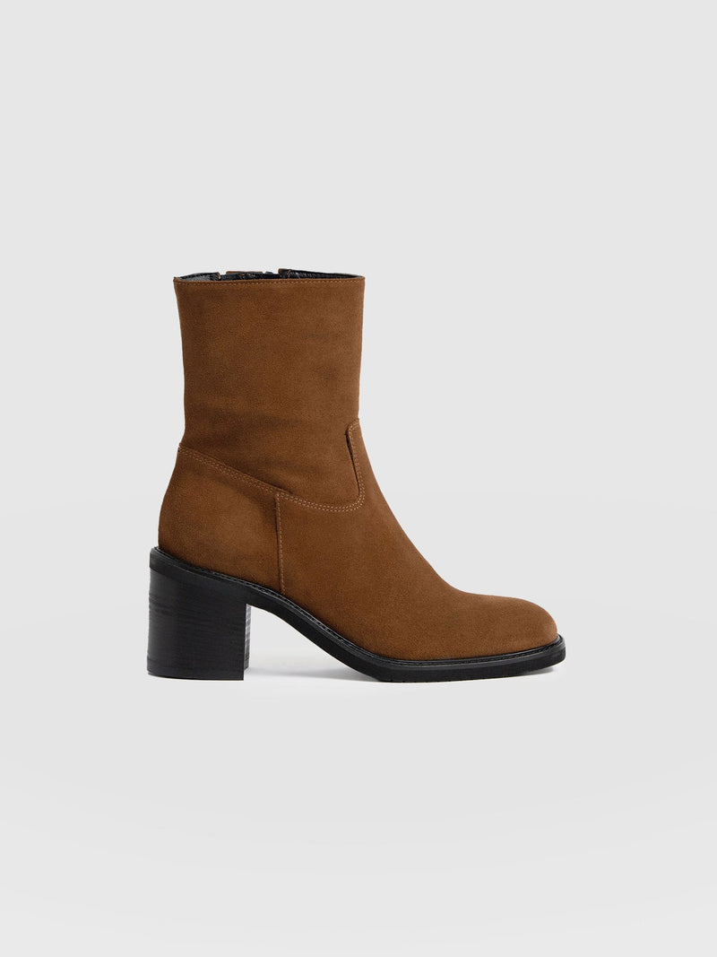 Dakota Ankle Boot - Camel Suede - Women's Shoes | Saint + Sofia® UK