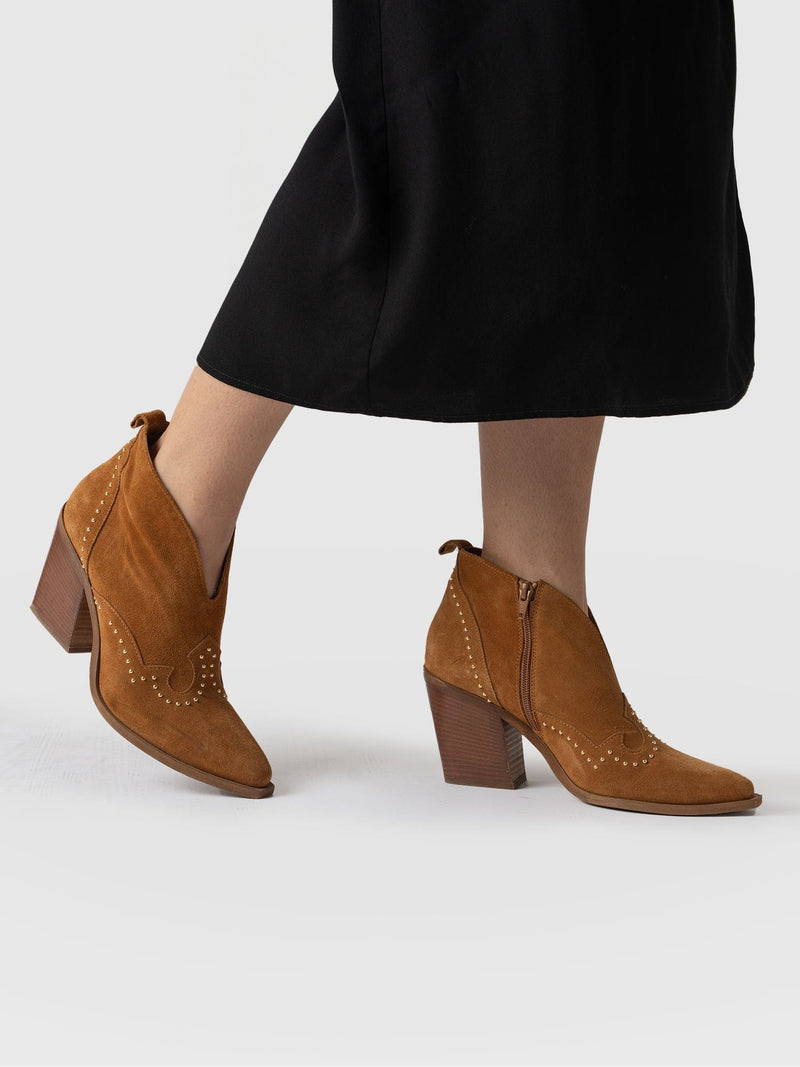 Dallas Studded Ankle Boot Tan - Women's Leather Boots | Saint + Sofia® UK