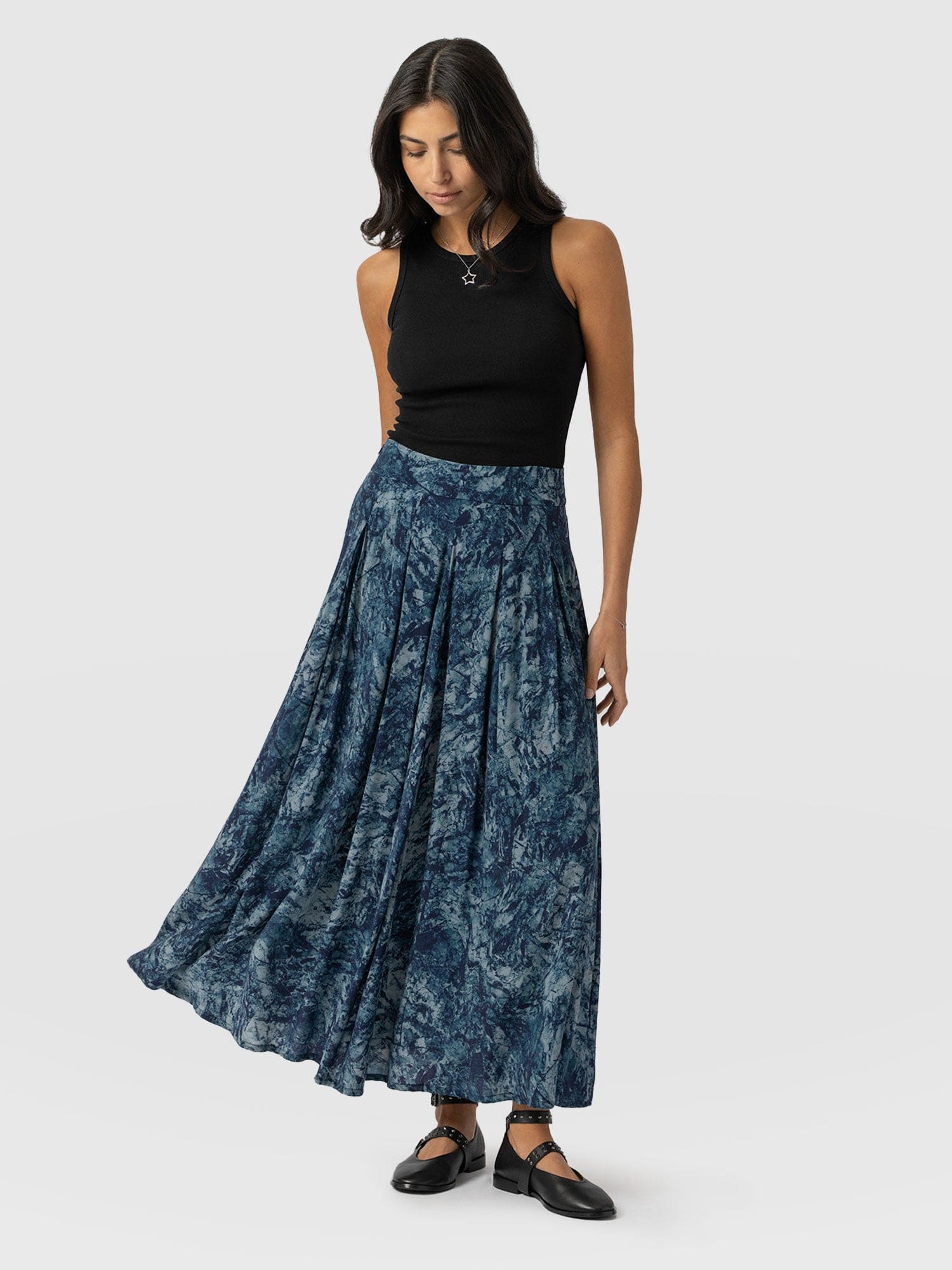 Eliza Pleated Skirt Blue Marble - Women's Skirts | Saint + Sofia® UK