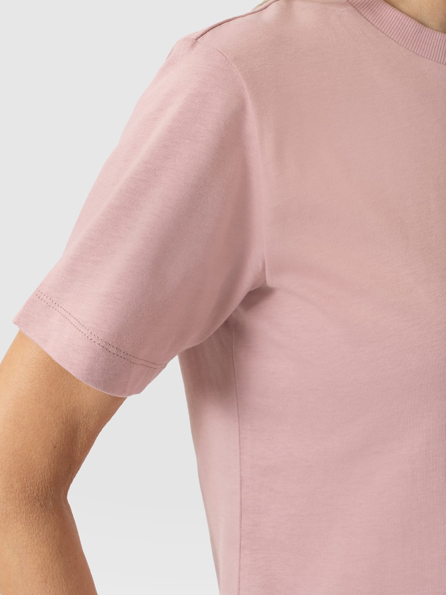 Finsbury Crew Neck Tee - Dusty Pink - Women's T-shirts | Saint and Sofia® UK