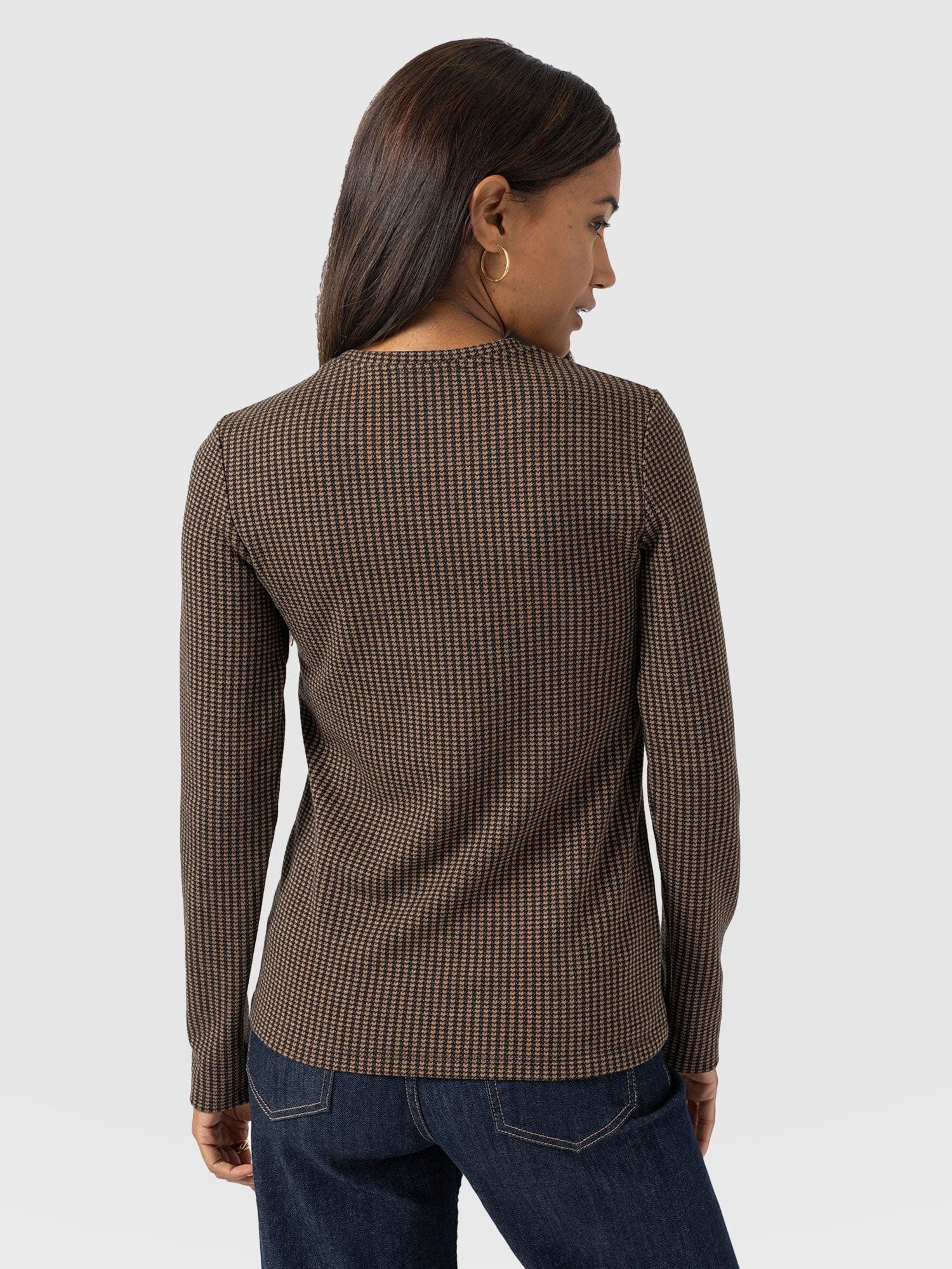Glen Crew Neck Tee Long Sleeve - Brown Mini Houndstooth - Women's T-shirts | Saint and Sofia® UK