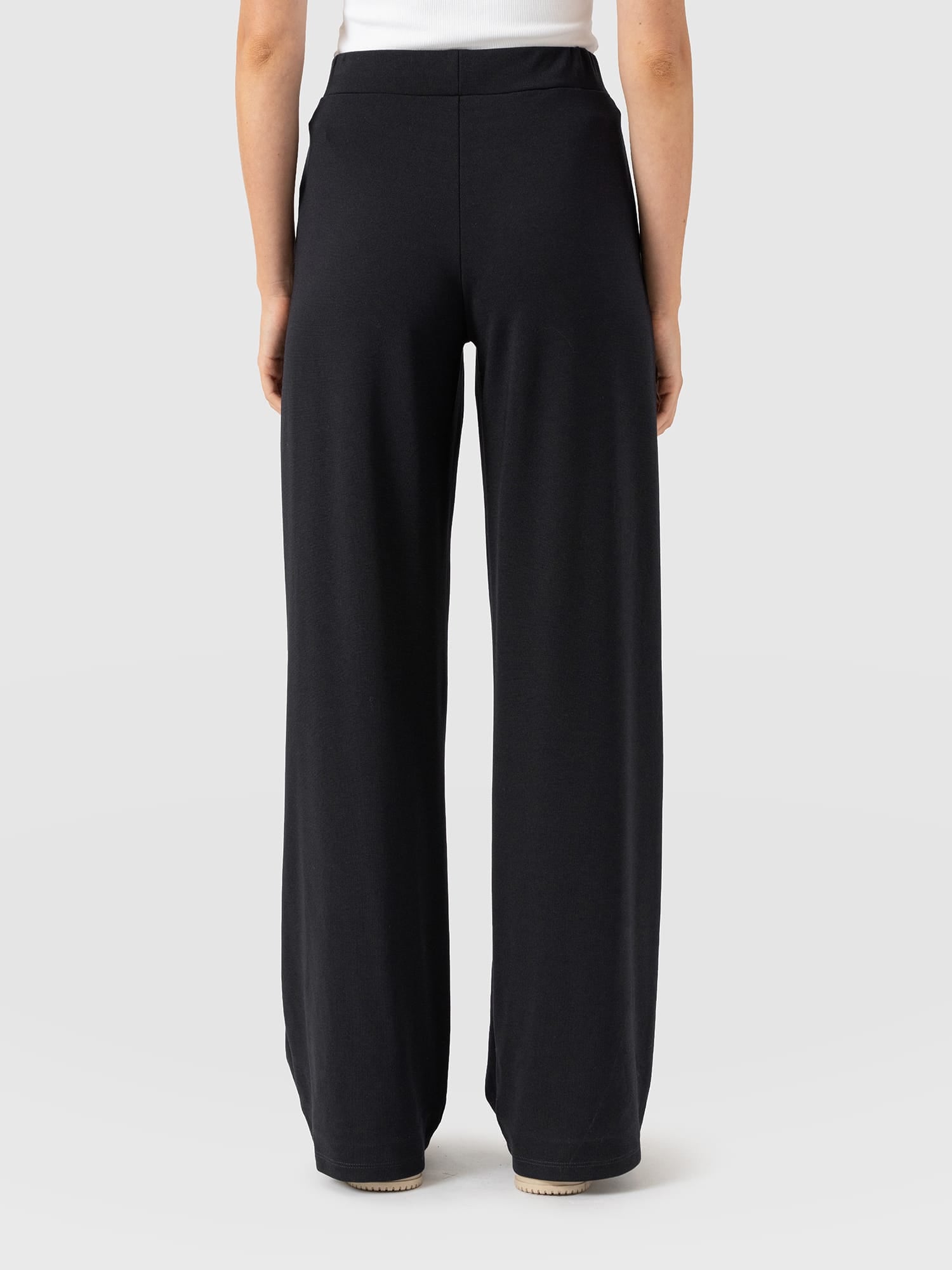 Hoxton Straight Leg Pant - Black