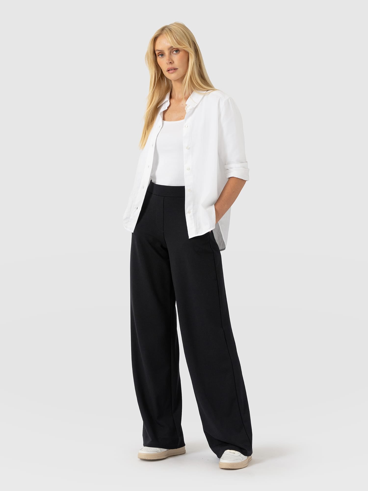 Hoxton Straight Leg Pant - Black