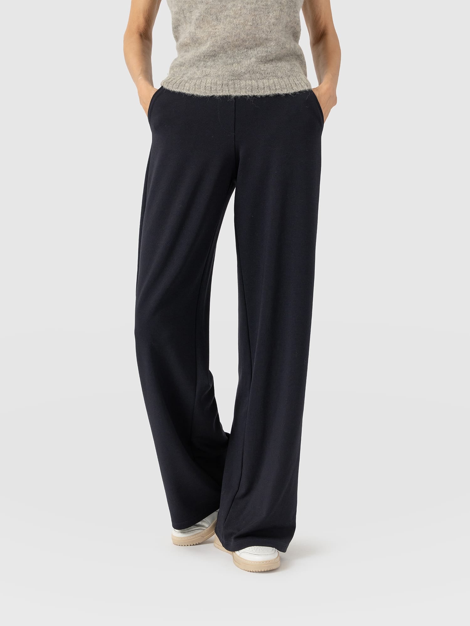 Hoxton Straight Leg Pant - Navy