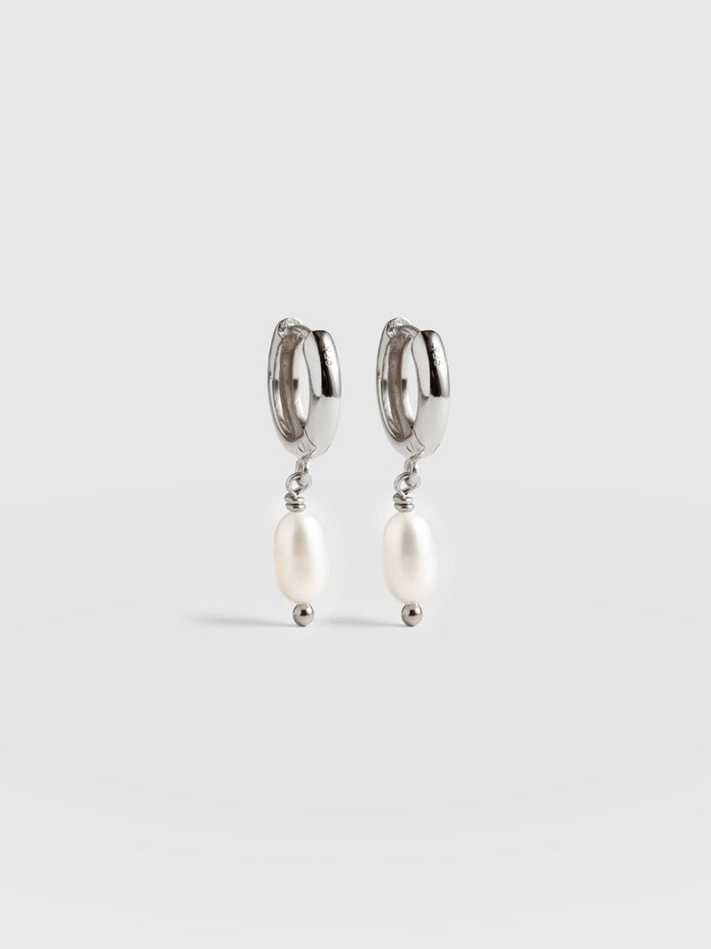 Jacqueline Pearl Huggie Earrings Silver - Women's Jewellery | Saint + Sofia® UK
