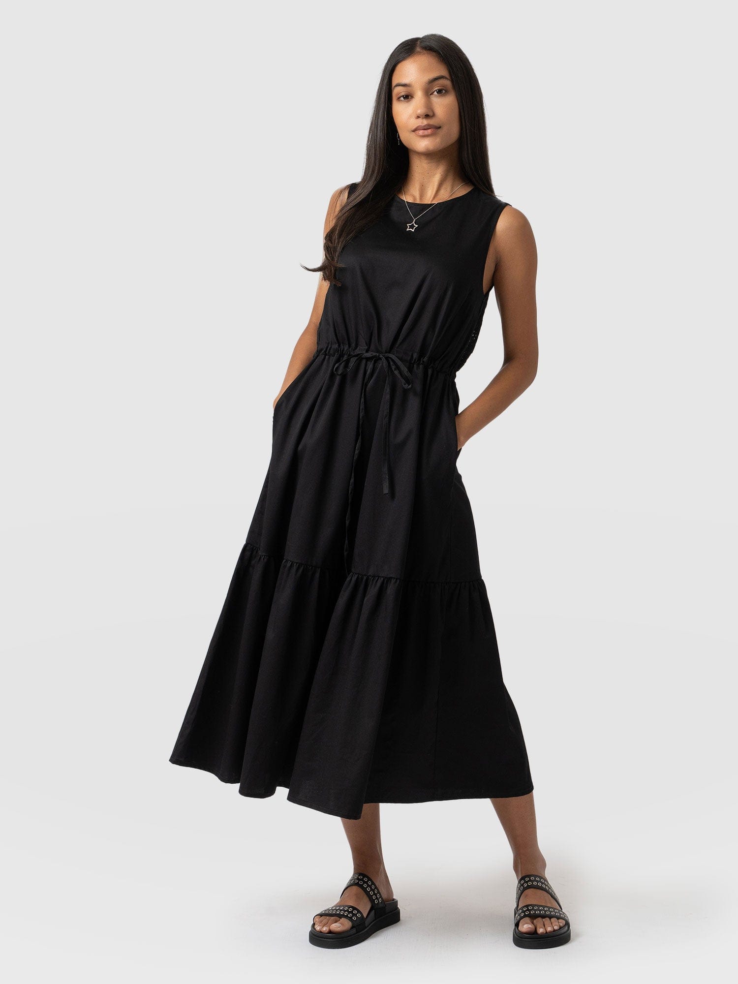 Sophia tiered dress andmarry black（Greenwich Dress Black Sleeves  
