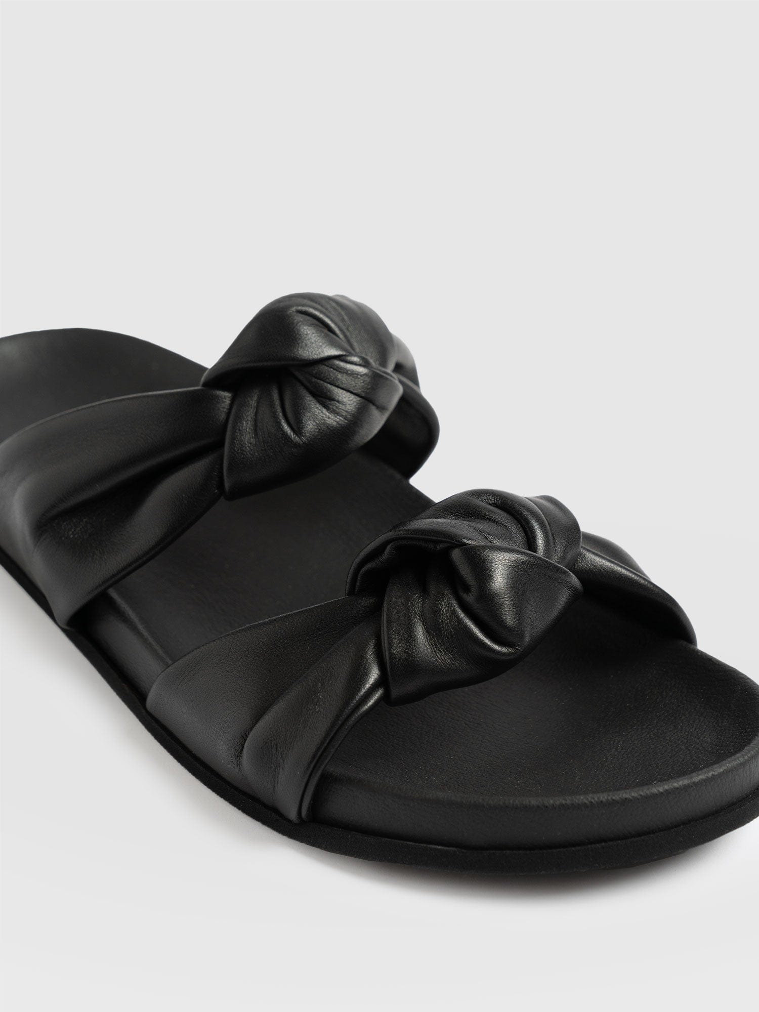 Kingston Knot Sandal Black - Women's Sandals | Saint + Sofia® UK