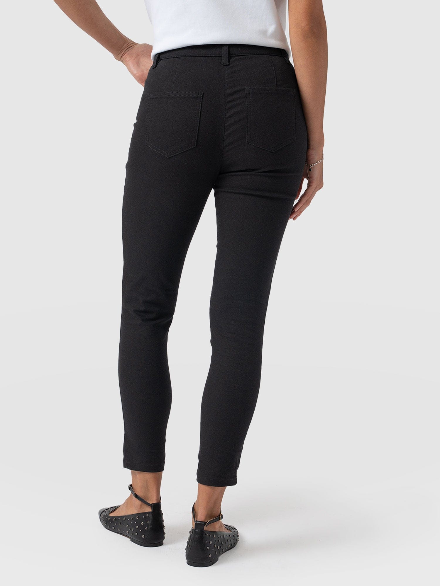 Maeva Skinny Pant Black - Women's Trousers | Saint + Sofia® UK