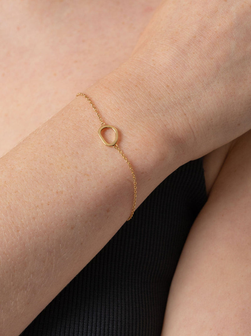 Organic Open Oval Bracelet Gold - Women's Jewellery | Saint + Sofia® UK