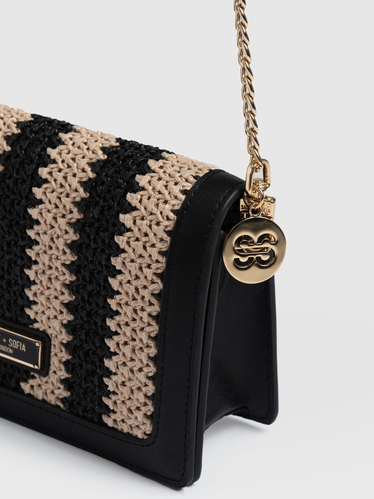 Primrose Wallet on Chain - Beige/Black Raffia - Women's Bags | Saint + Sofia® UK