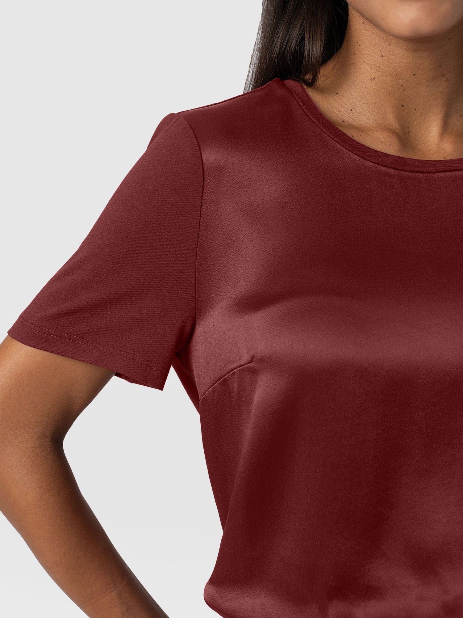 Rayner Contrast Tee Maroon - Women's T-Shirts | Saint and Sofia® UK
