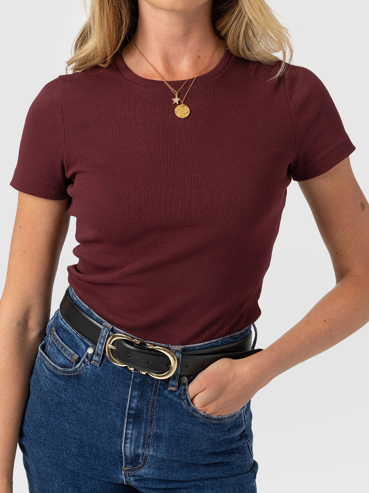 Ribbed Short Sleeve Tee - Burgundy - Women's T-shirts | Saint + Sofia® UK