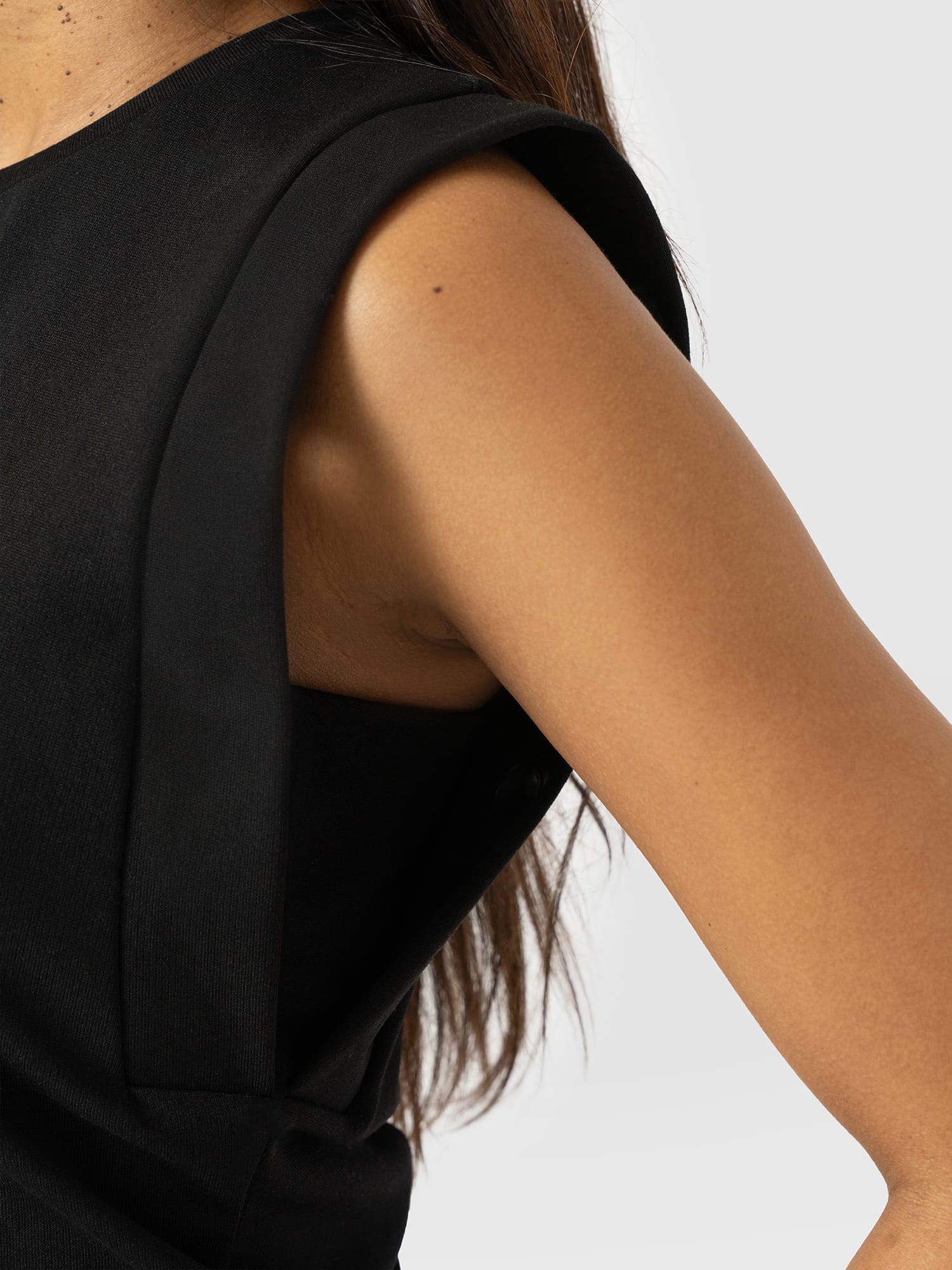 Rowan Tee - Black - Women's Jumpers | Saint + Sofia® UK