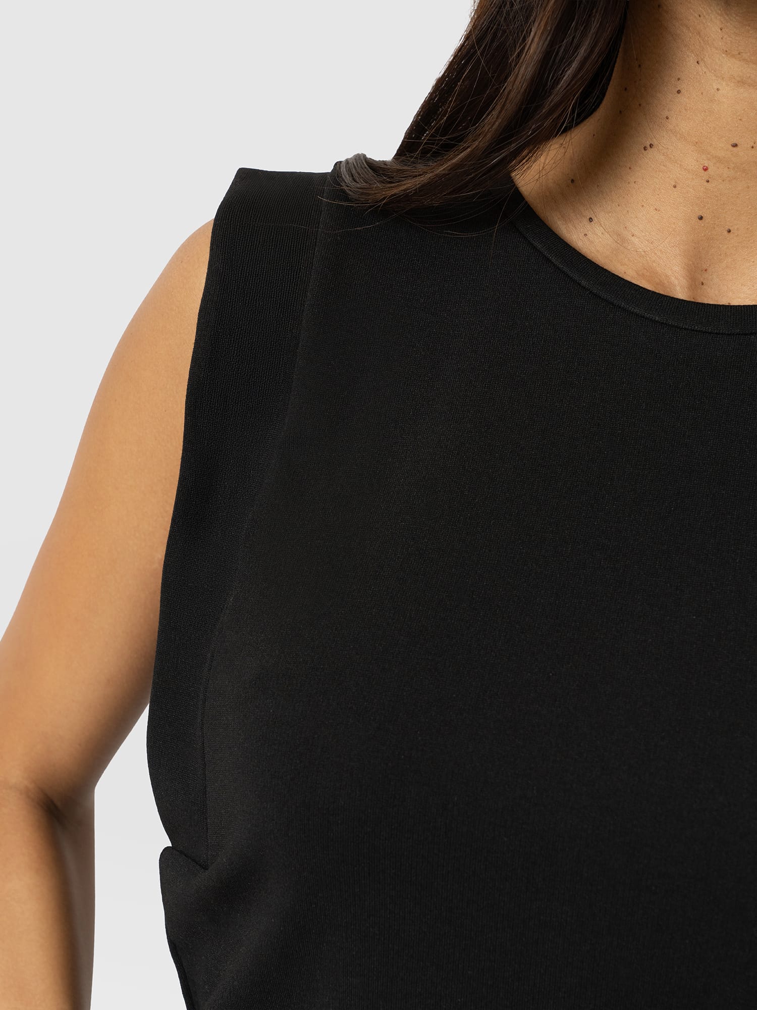 Rowan Tee - Black - Women's Jumpers | Saint + Sofia® UK