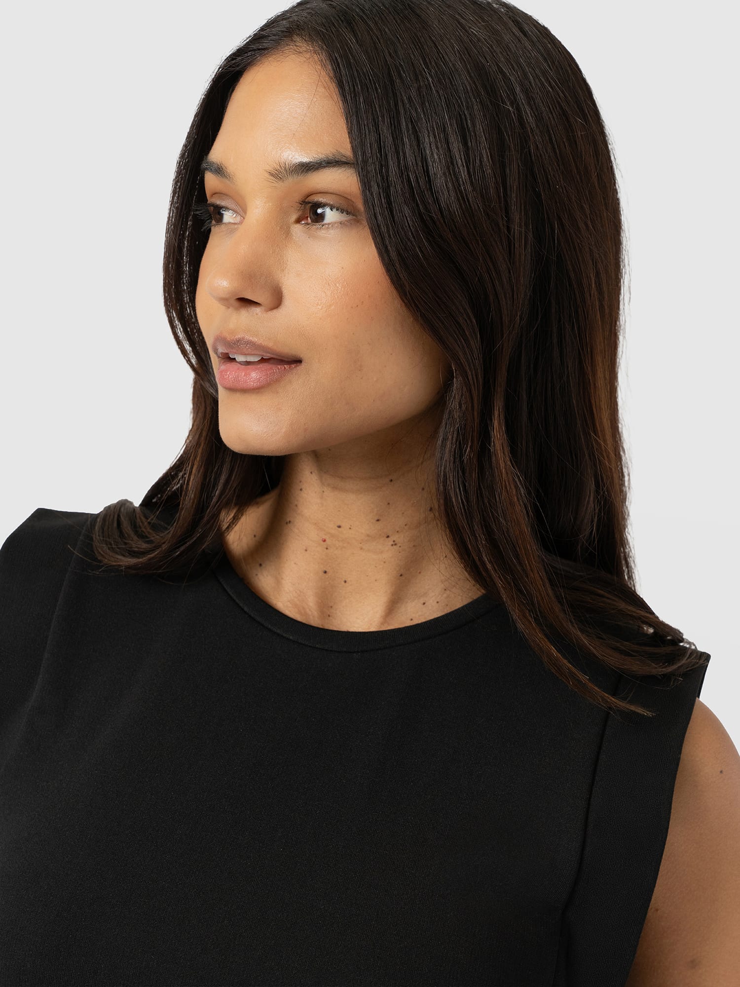 Rowan Tee - Black - Women's Jumpers | Saint + Sofia® UK