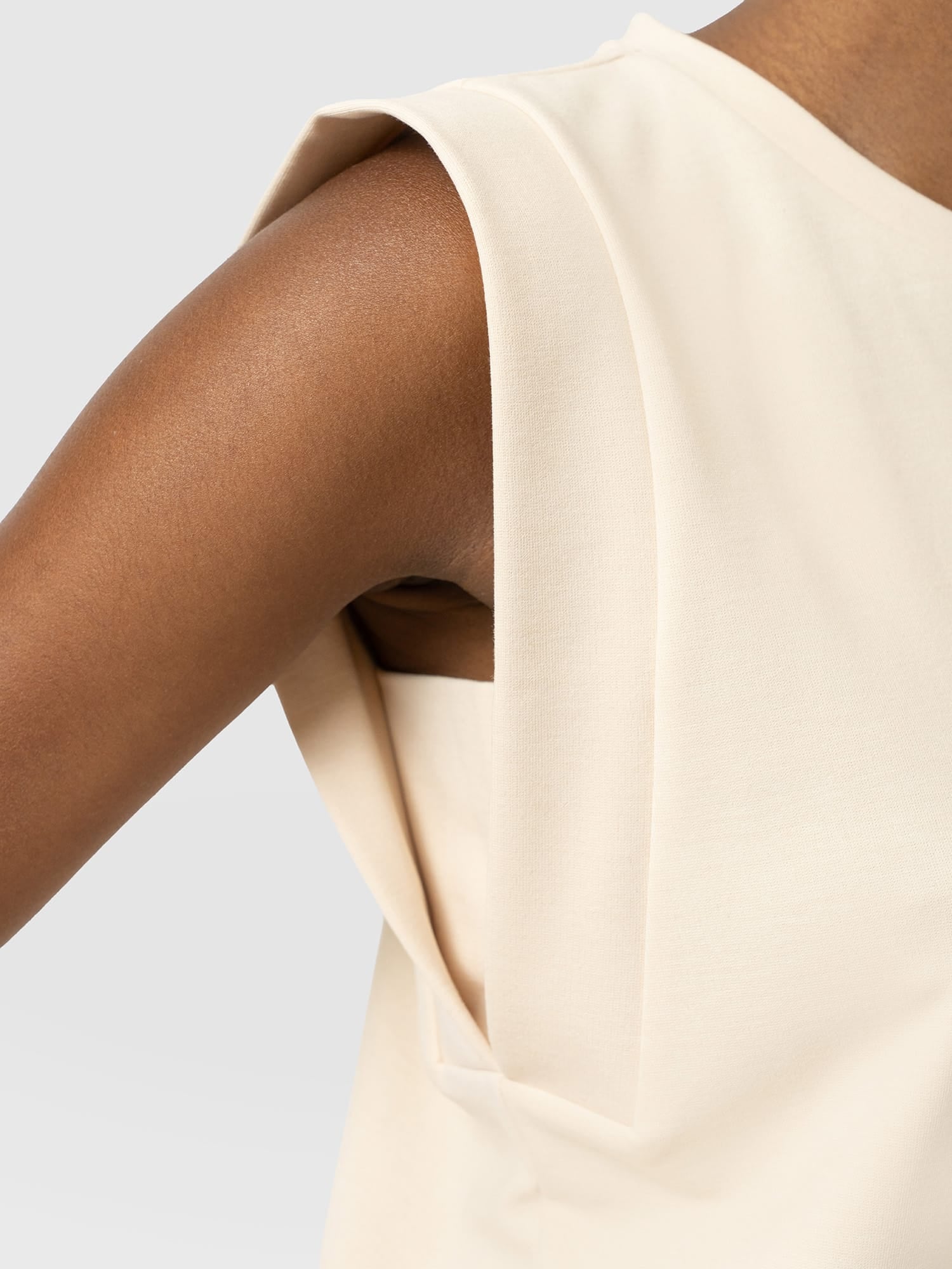 Rowan Tee - Cream - Women's T-shirts | Saint and Sofia® UK