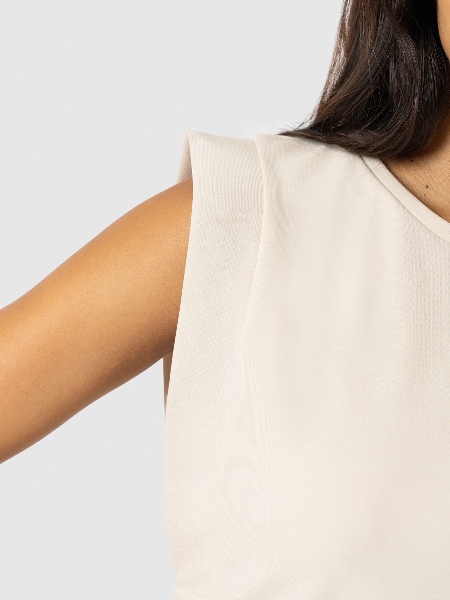 Rowan Tee - Cream - Women's T-shirts | Saint + Sofia® UK