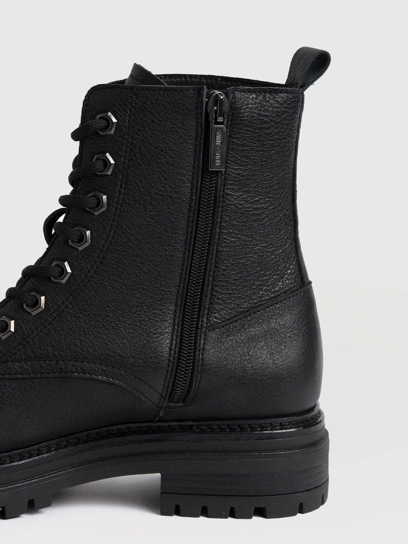 Roxie Boot - Black - Women's Shoes | Saint + Sofia® UK