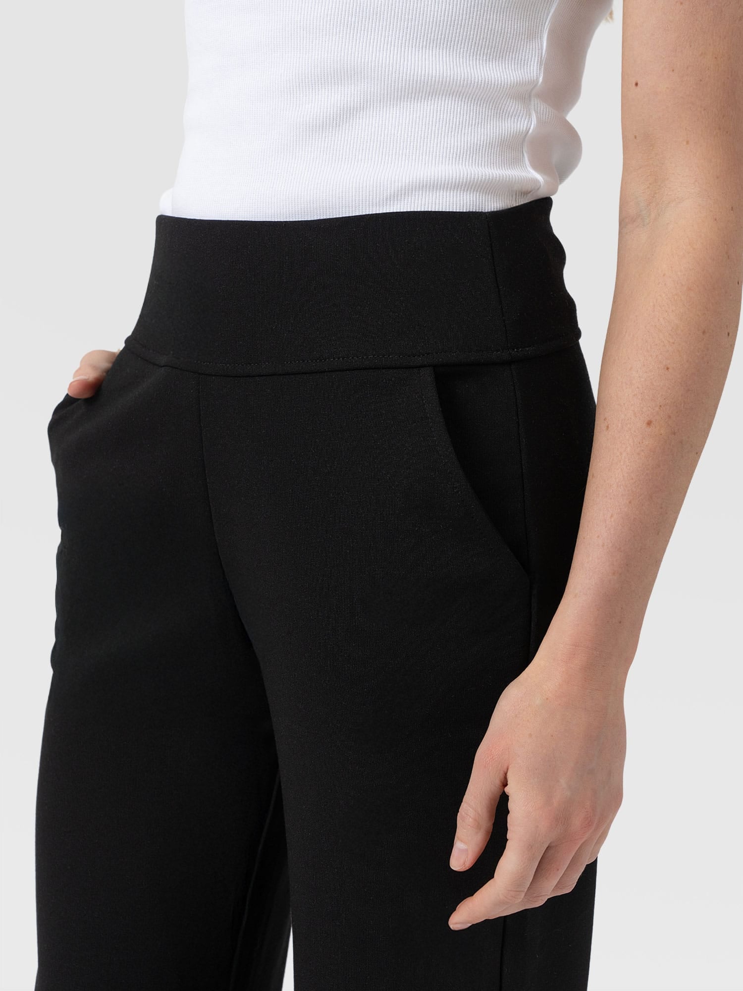 Runway Pant Black - Women's Trousers | Saint and Sofia® UK