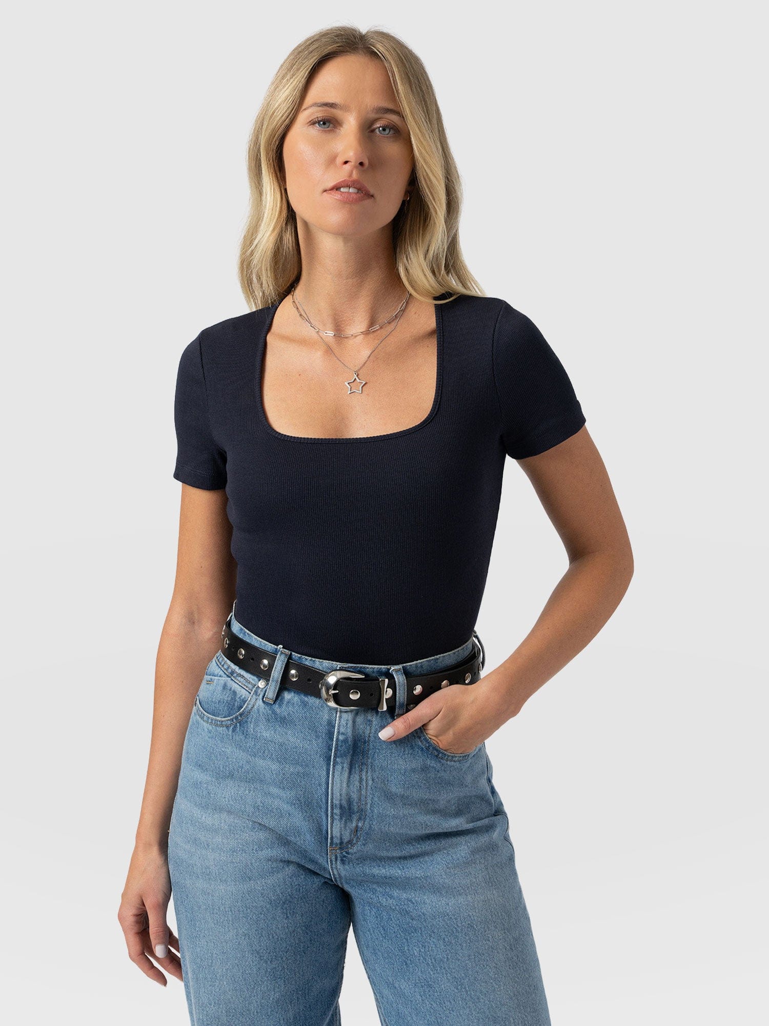 Sloane Ribbed Short Sleeve Tee - Navy - Women's T-shirts | Saint + Sofia® UK