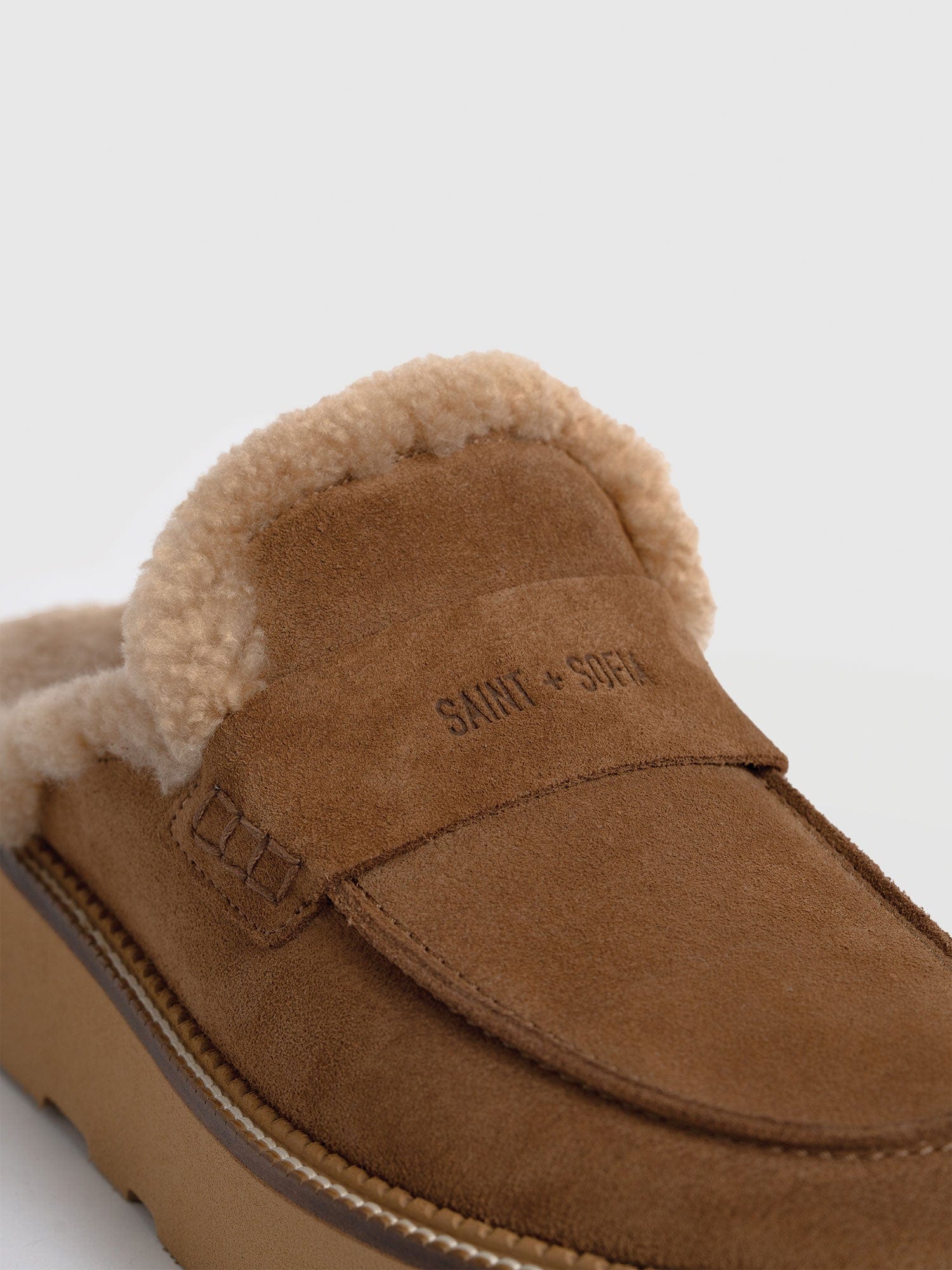 Sloane Shearling Clog - Camel - Women's Shoes | Saint + Sofia® UK