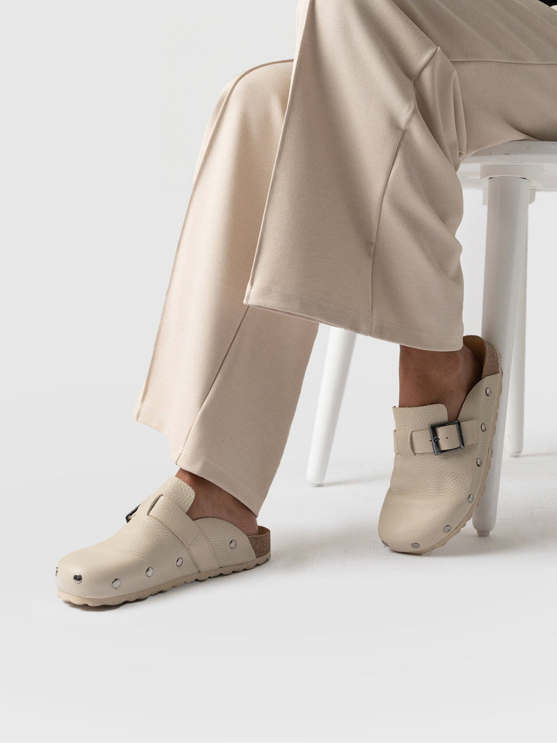 Studded Clogs Cream - Women's Shoes | Saint + Sofia® UK