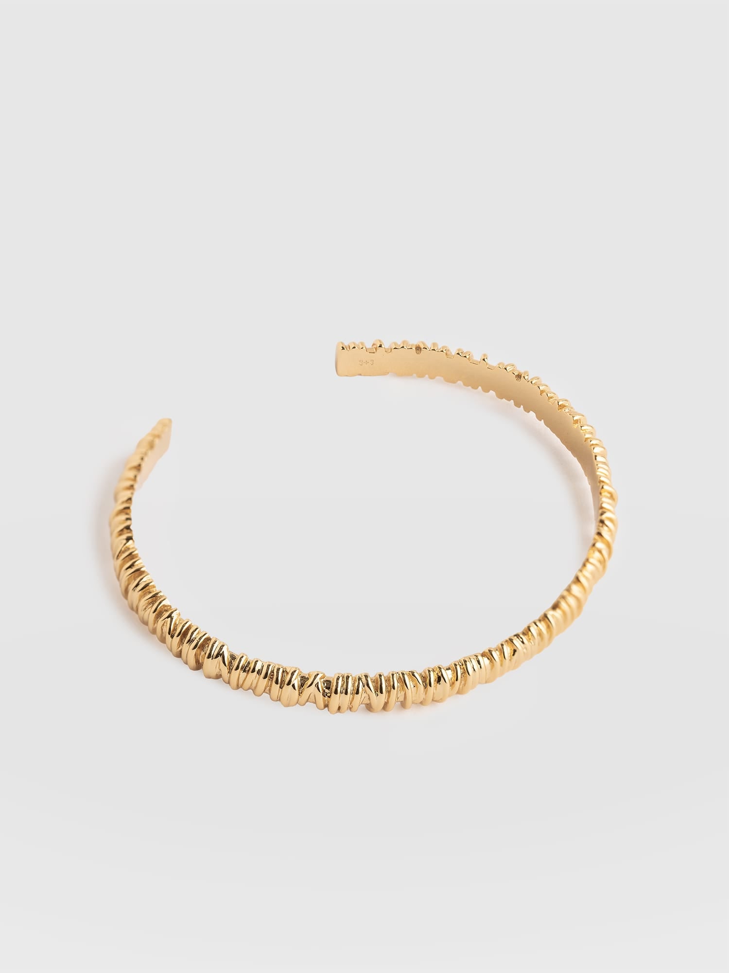 Swirl Bangle - Gold - Women's Jewellerys | Saint and Sofia® UK