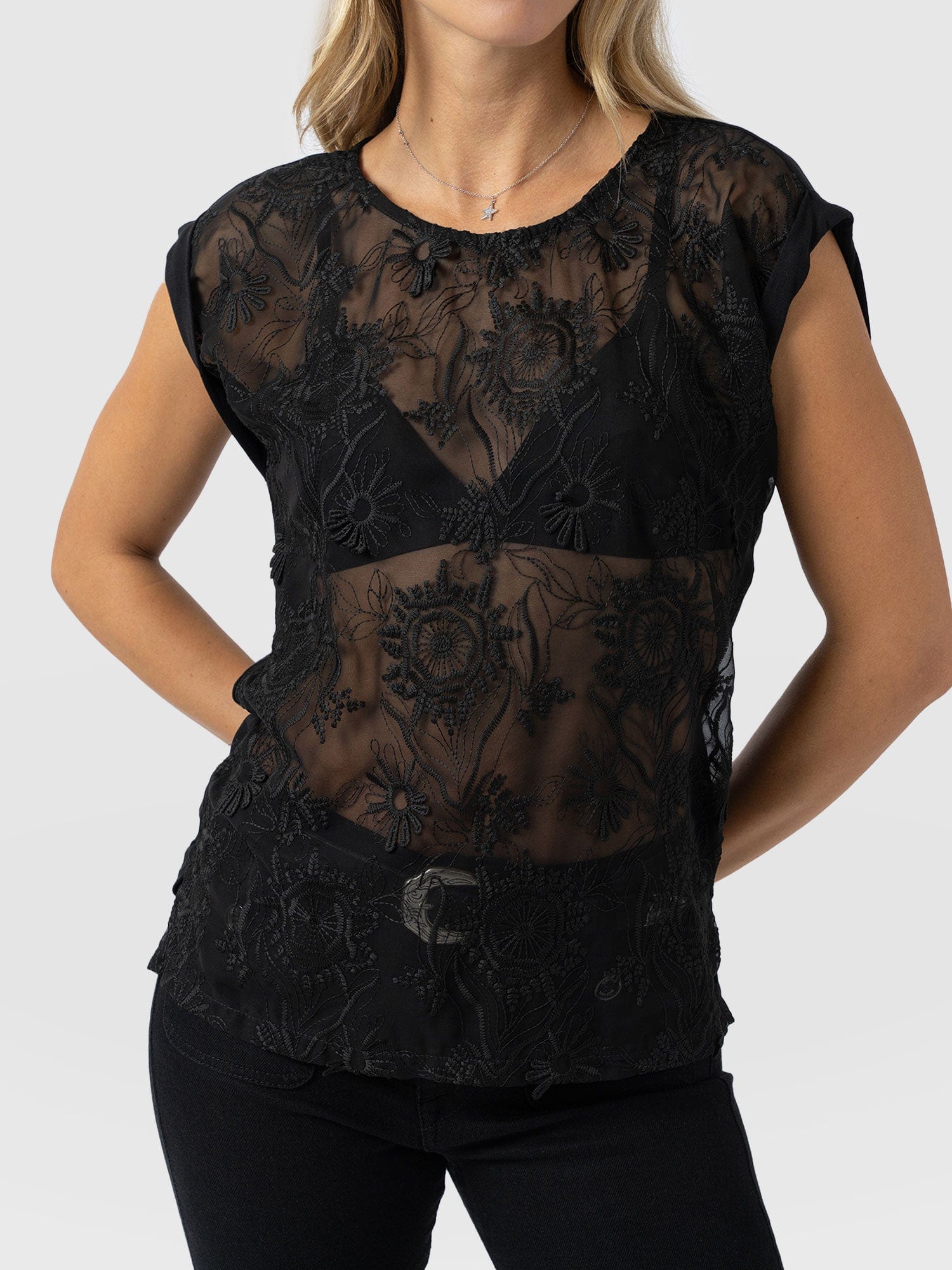 Turn Up Contrast Tee - Black Lace - Women's T-shirts | Saint + Sofia® UK